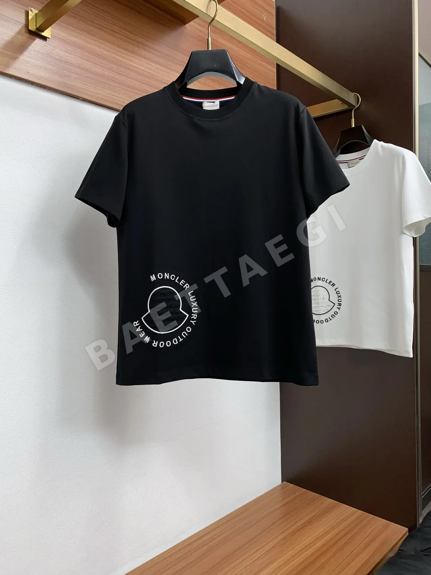 몽클레르 여성 라운드넥 머서라이즈드 코튼 반팔티 151861