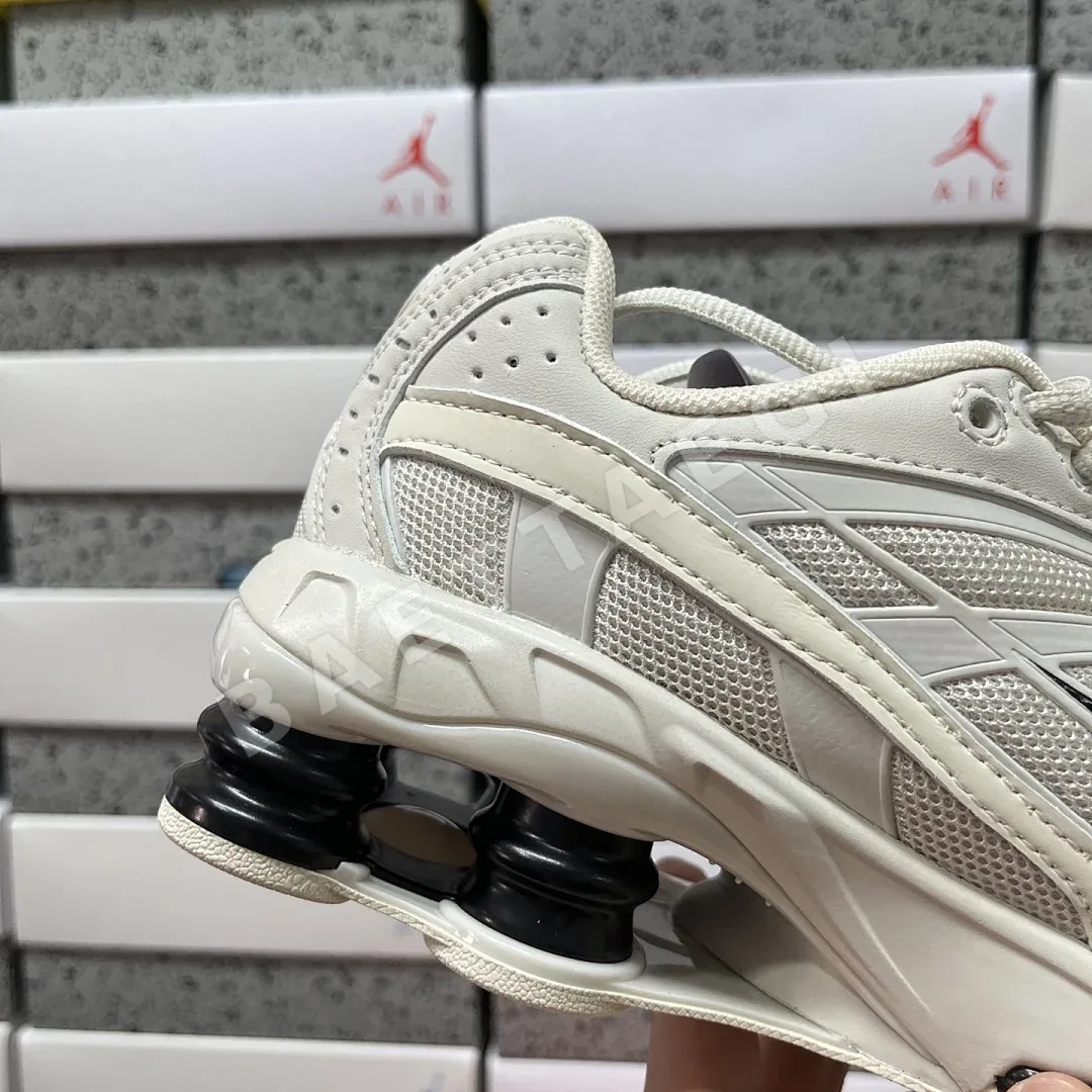 나이키 [WM] 샥스 II7635-002 201141 Nike Shox Ride 2 Light Bone Metallic Black 상세 이미지 8