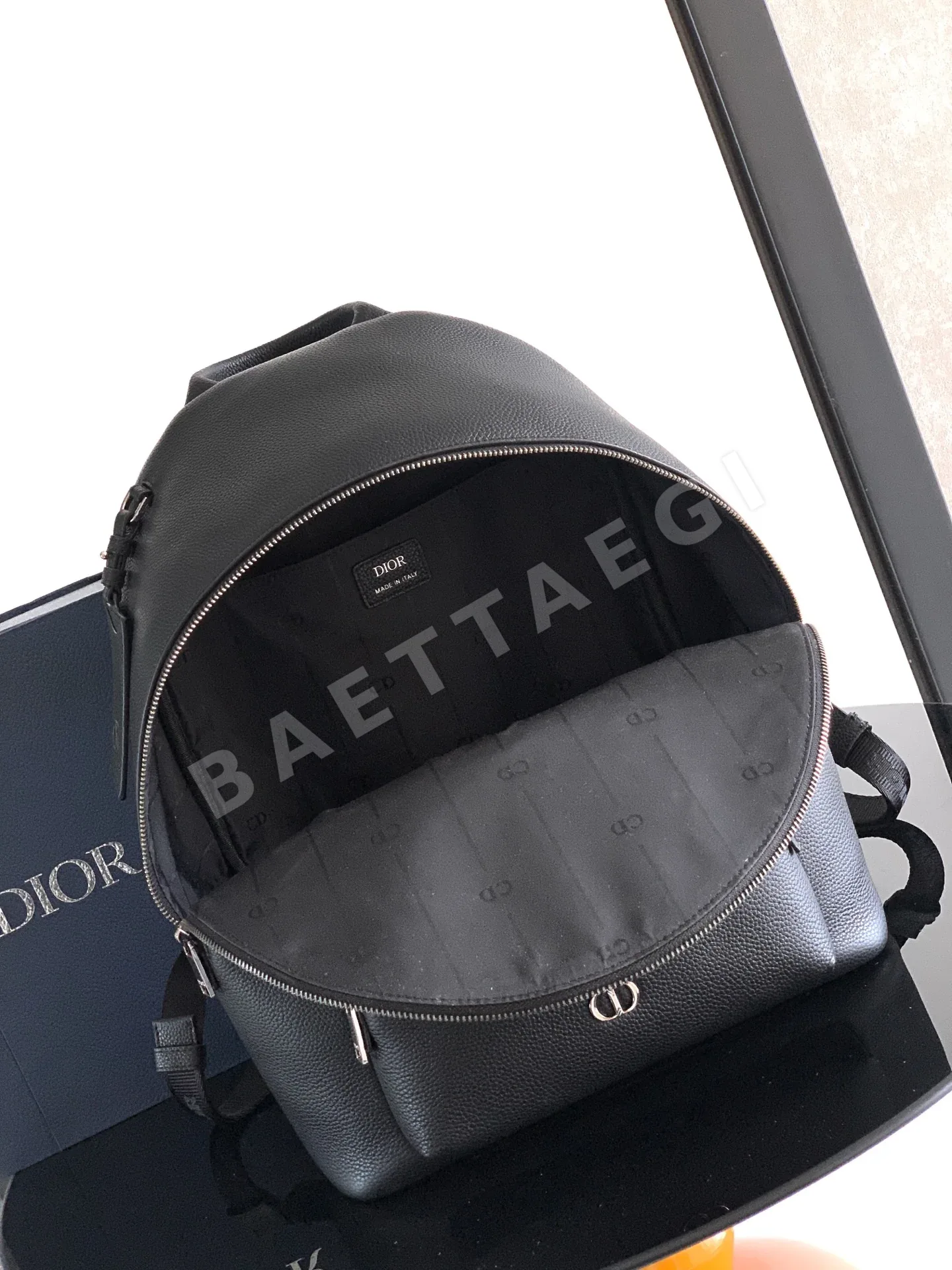 디올 CD 아이콘 블랙 백팩 상세 이미지 6
