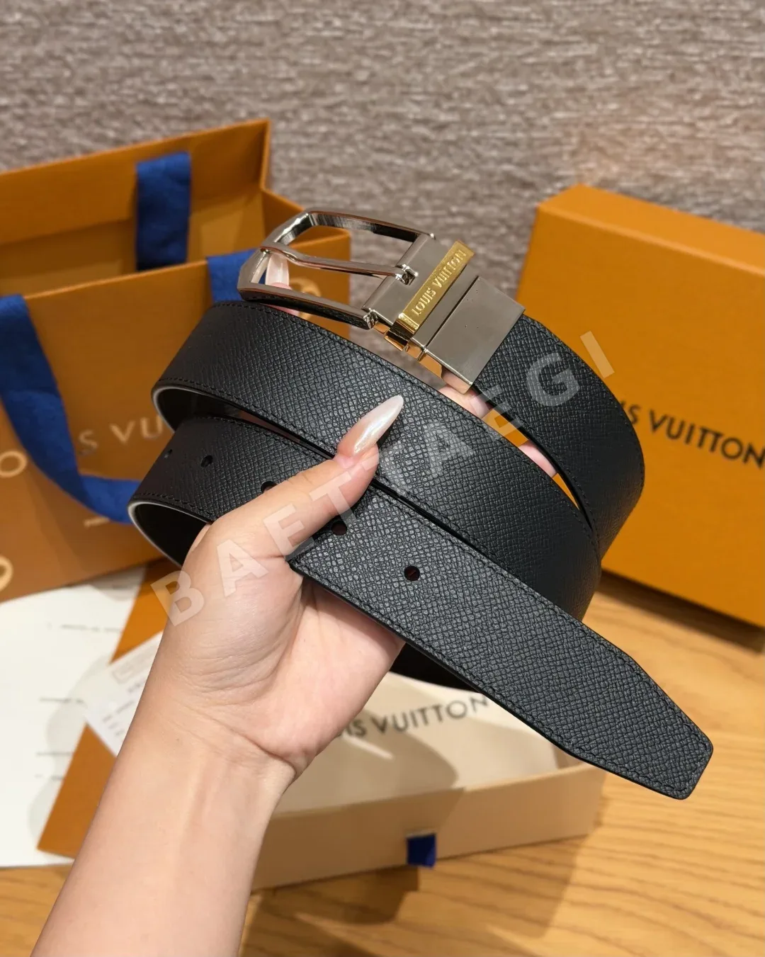 루이비통 폰느프 35mm 리버시블 소가죽 벨트 상세 이미지 2