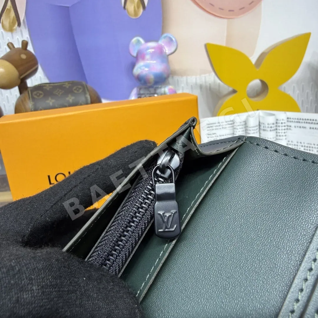 루이비통 모노그램 엠보싱 가죽 지갑 상세 이미지 7