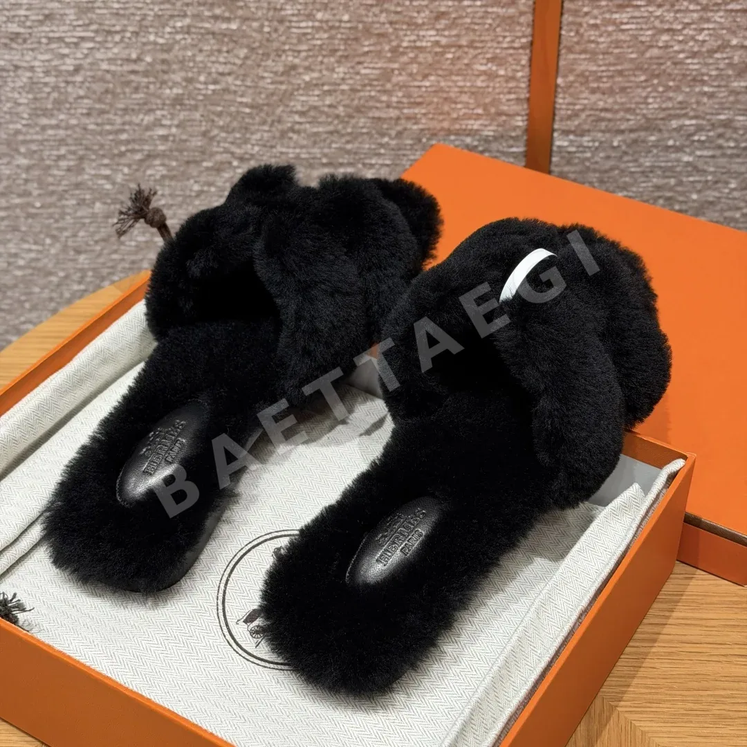 에르메스 오란 샌들 블랙 가죽 H 컷아웃 상세 이미지 3