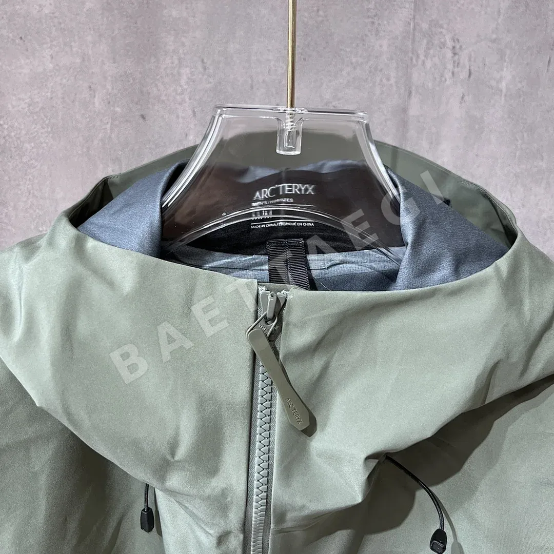 아크테릭스 [TZ] 알파 SV 자켓 6세대 포리지 그린 200133 Arc'teryx Alpha SV Jacket 6 Forage/Grey 상세 이미지 3