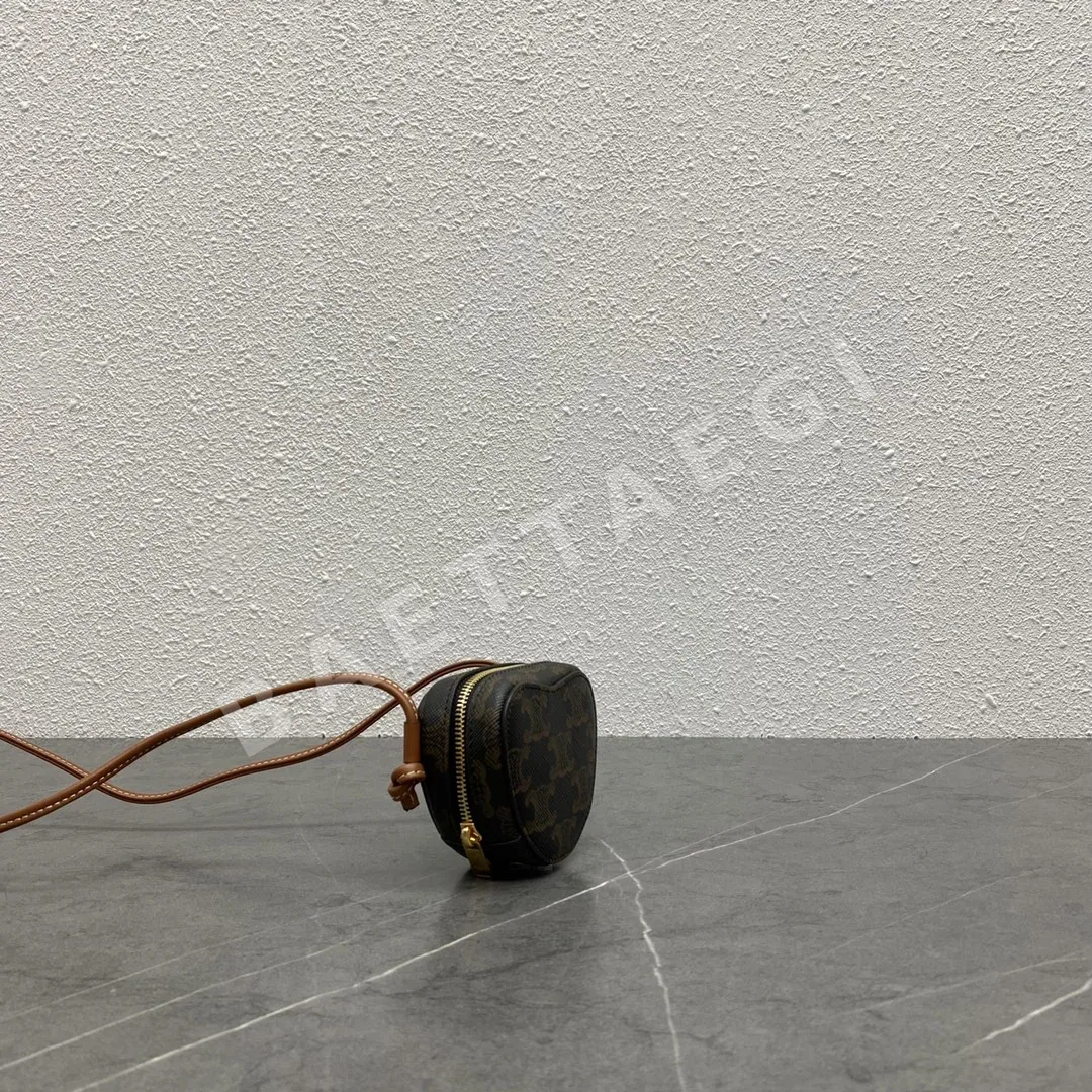 셀린느 하트 모노그램 가방 상세 이미지 2