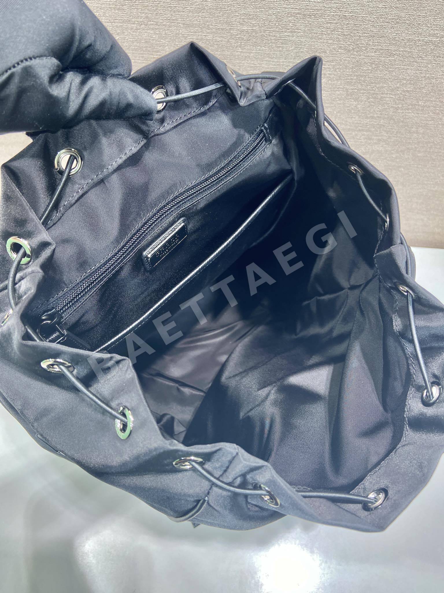 프라다 사피아노 가죽 트리밍 나일론 백팩 2VZ135 상세 이미지 8