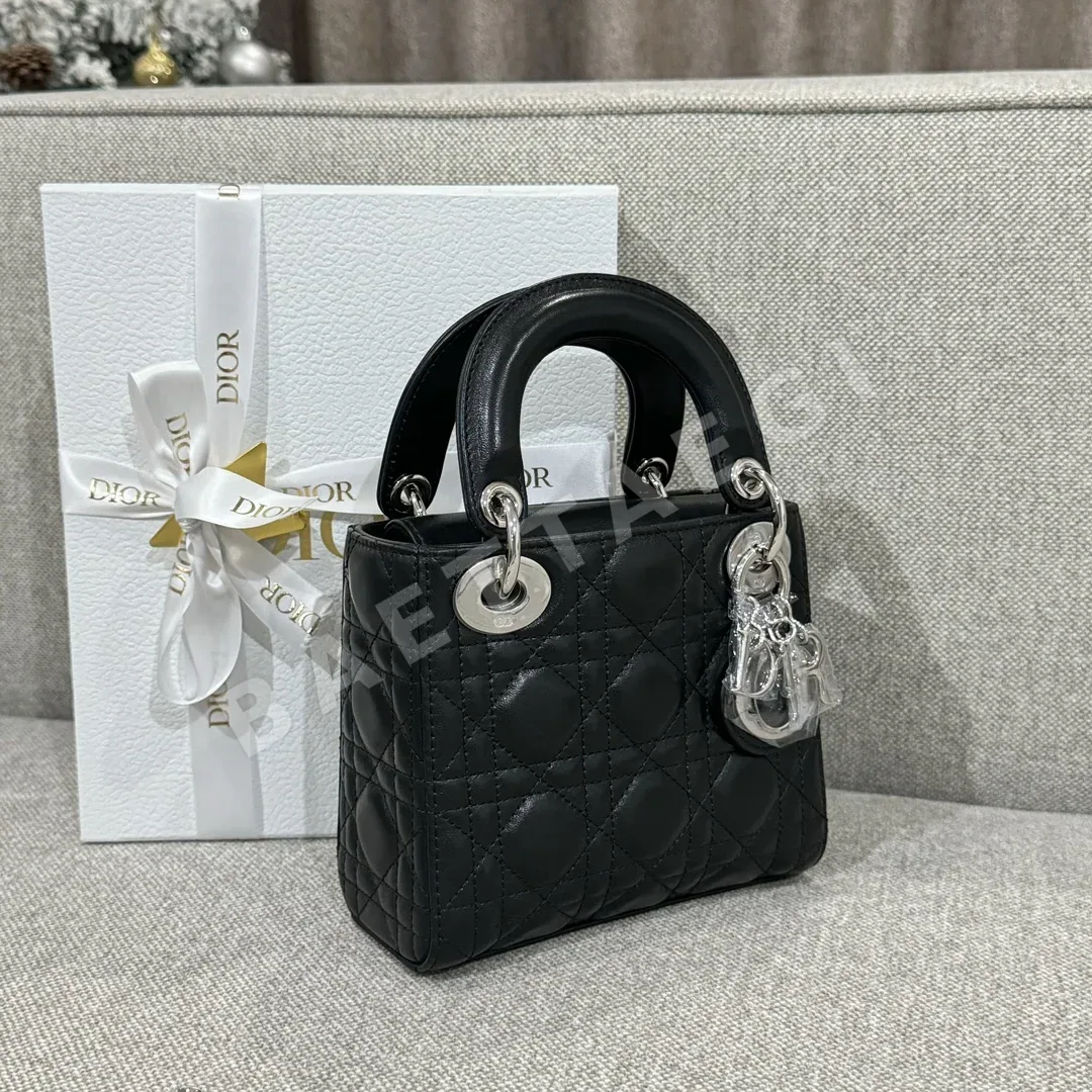 디올 카나쥬 스티치 양가죽 숄더백 상세 이미지 2