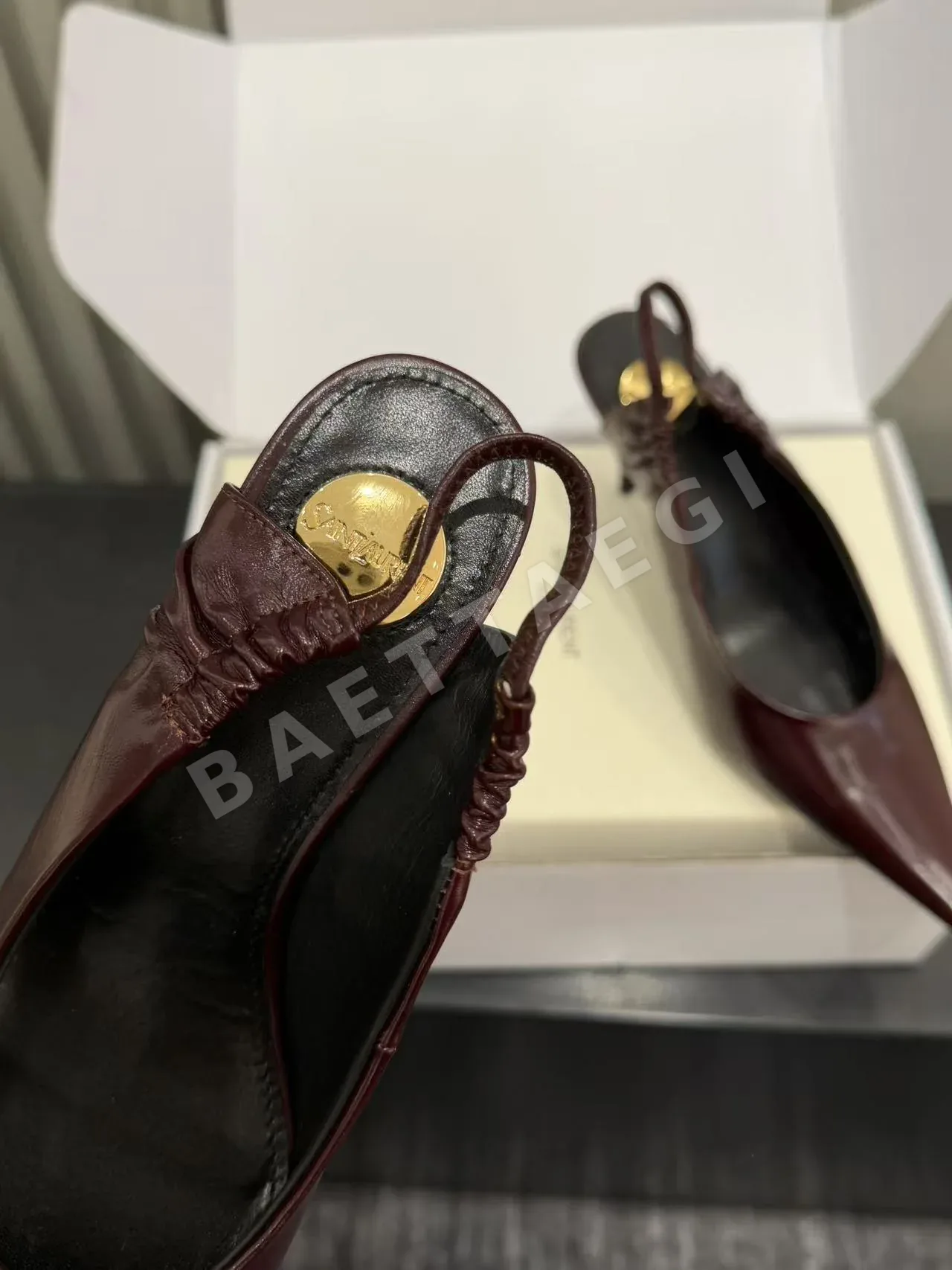 생로랑 YSL 스퀘어 토 오픈 백 샌들 상세 이미지 7