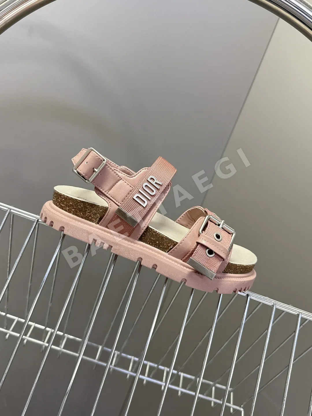 디올 더블 버클 플랫폼 샌들 상세 이미지 5