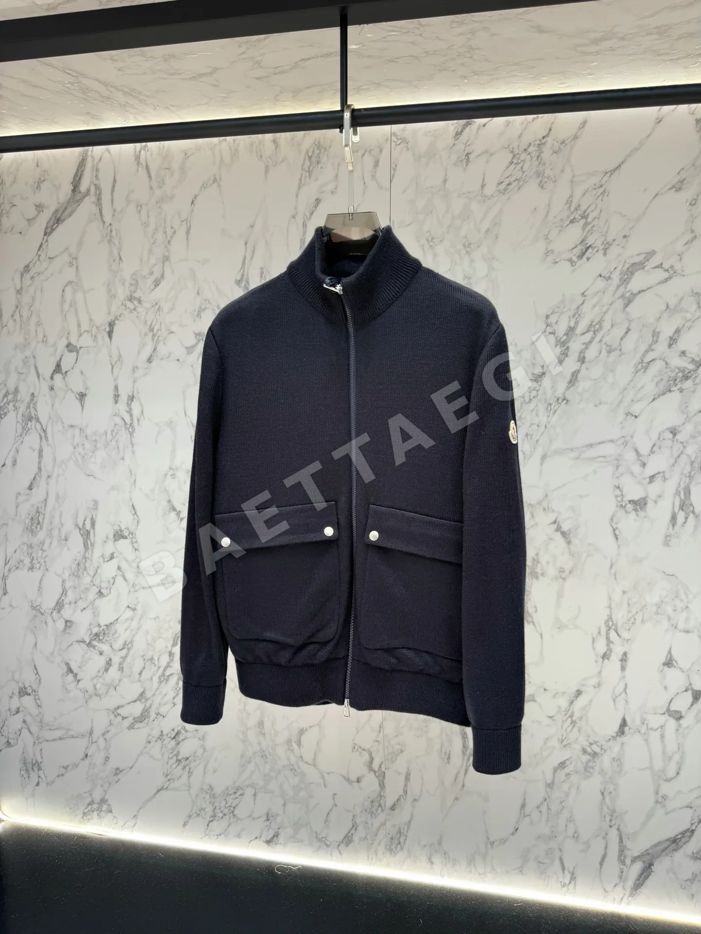 몽클레르 P520 다운 재킷 남성 자켓 상세 이미지 5