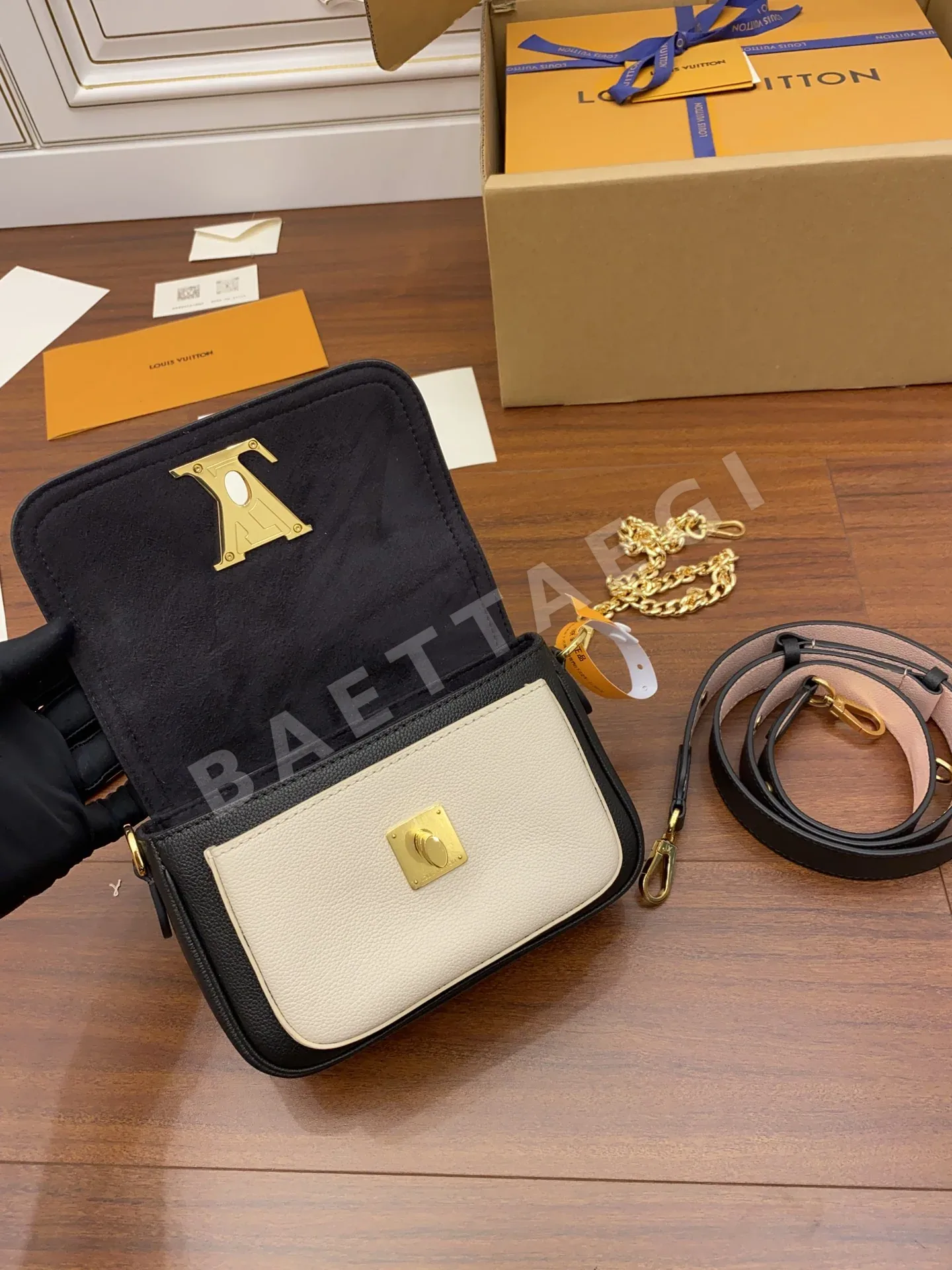 루이비통 M58557 가방 상세 이미지 8