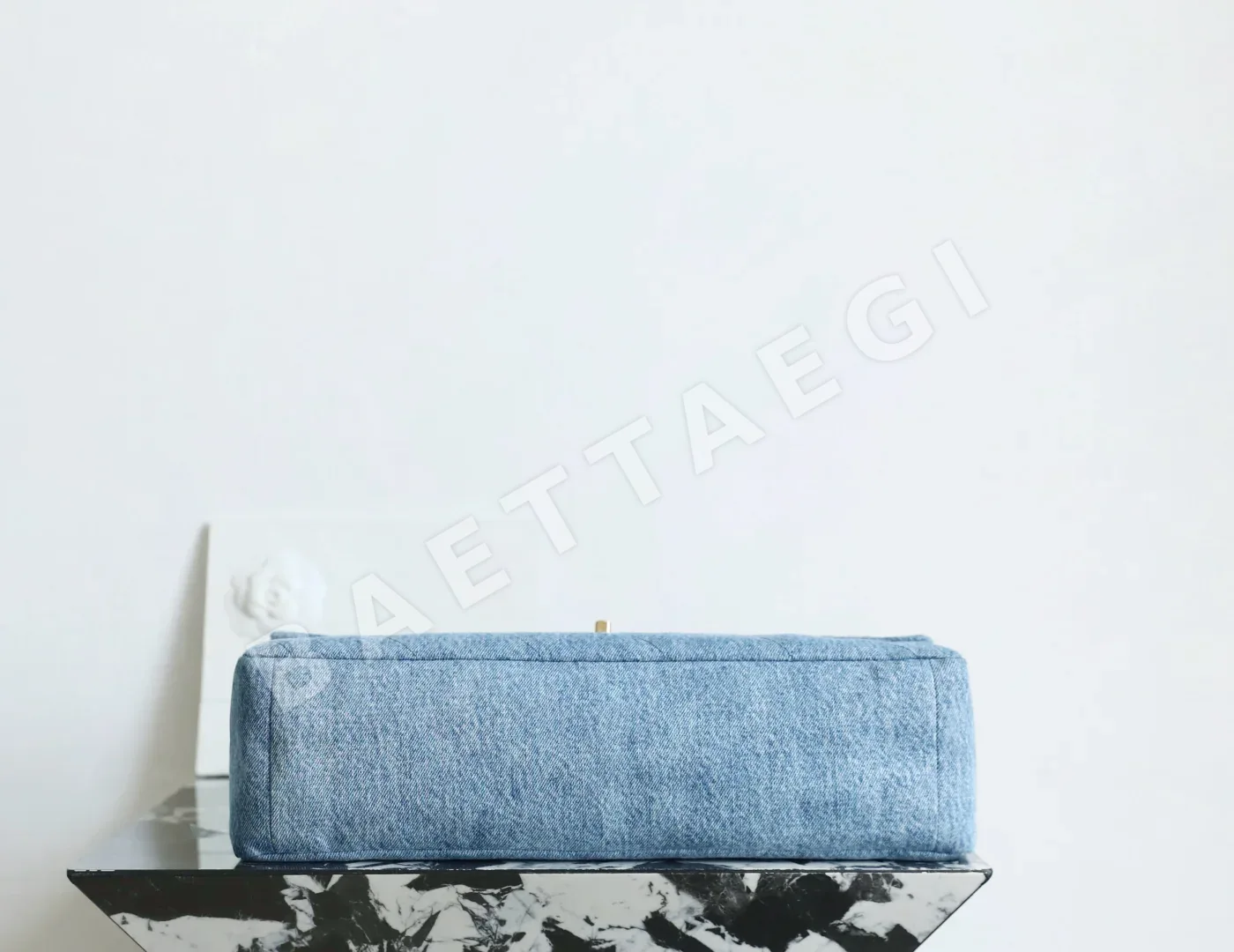 샤넬 라이트 데님 맥시 플랩 가방 상세 이미지 6