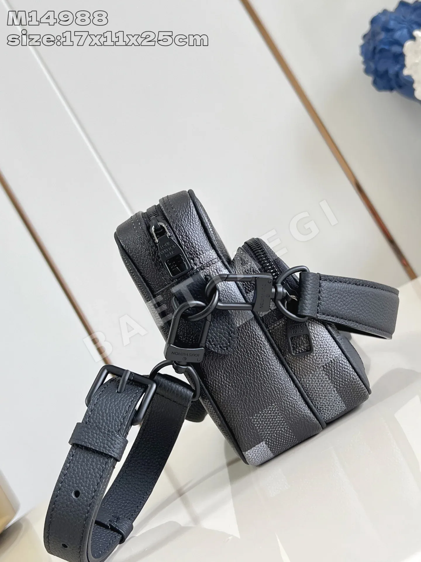 루이비통 다모플라주 블랙 코팅 캔버스 메신저백 M14988 상세 이미지 3
