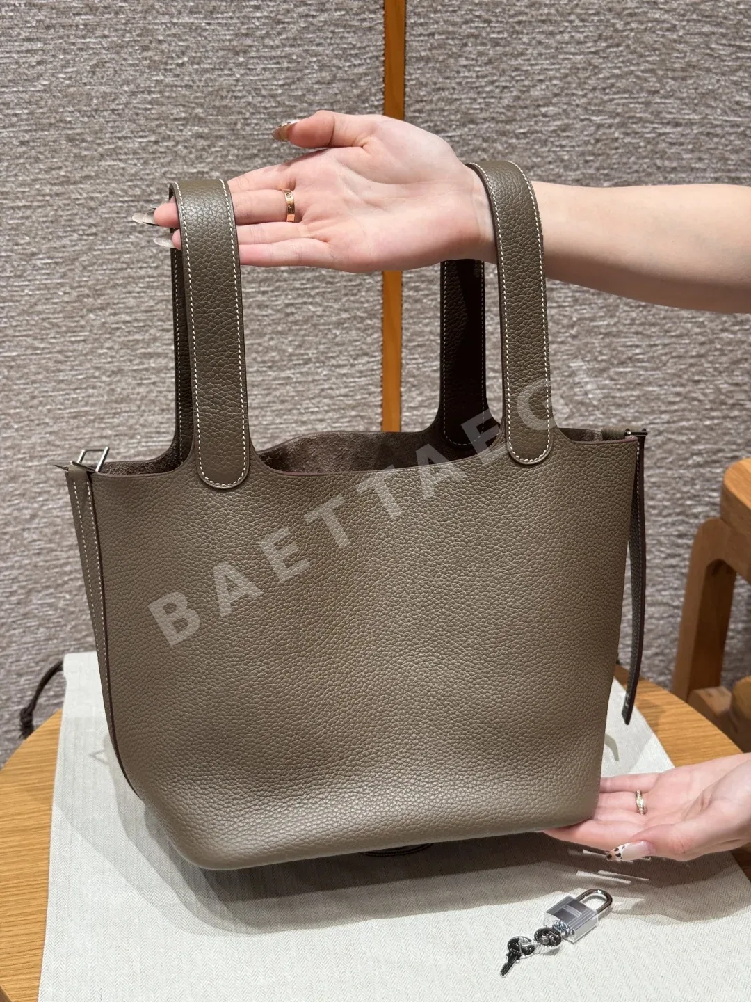 에르메스 피코탄 록 22 엘리펀트 그레이 가방 상세 이미지 4
