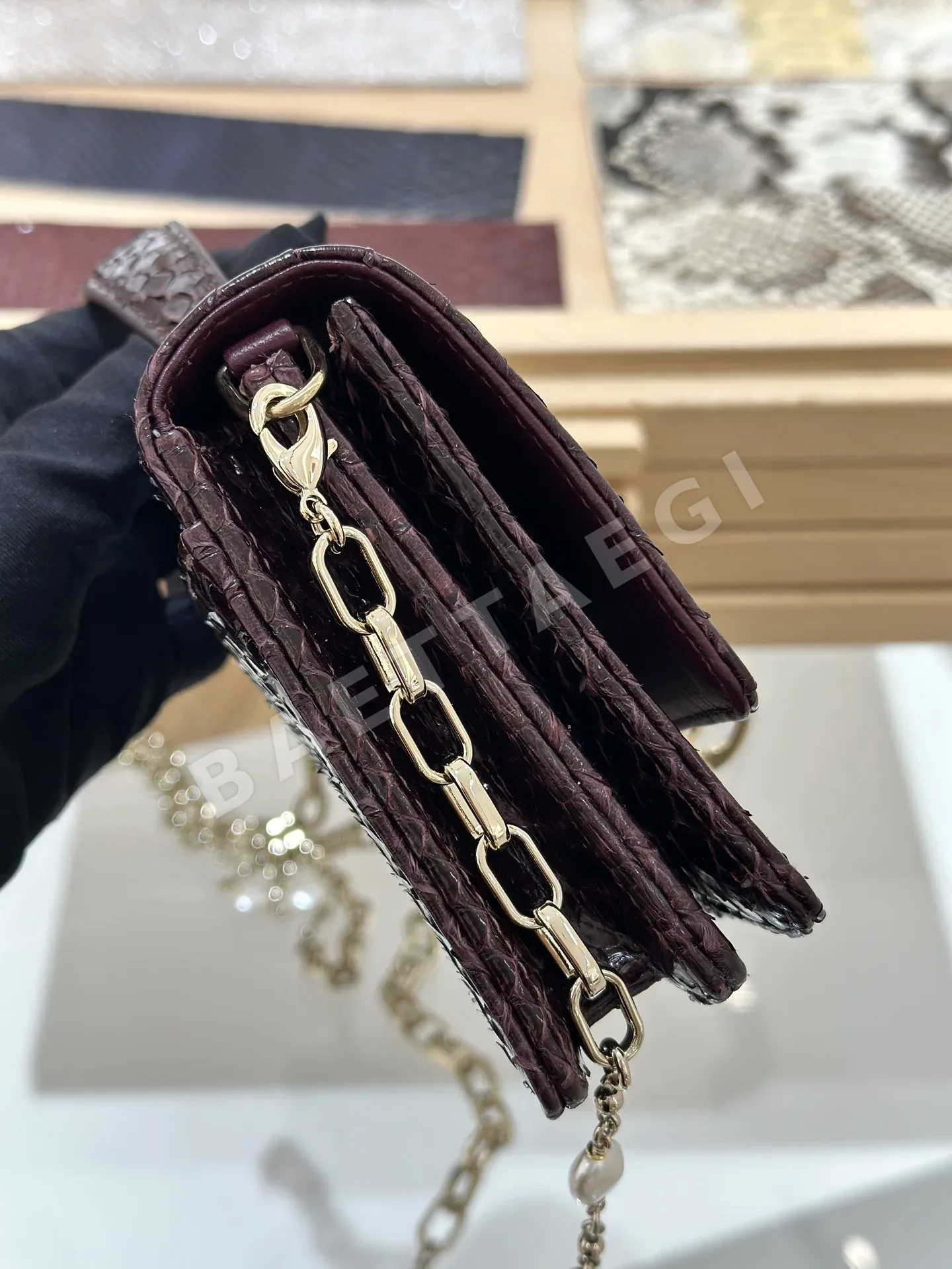 디올 진주 뱀가죽 가방 상세 이미지 6