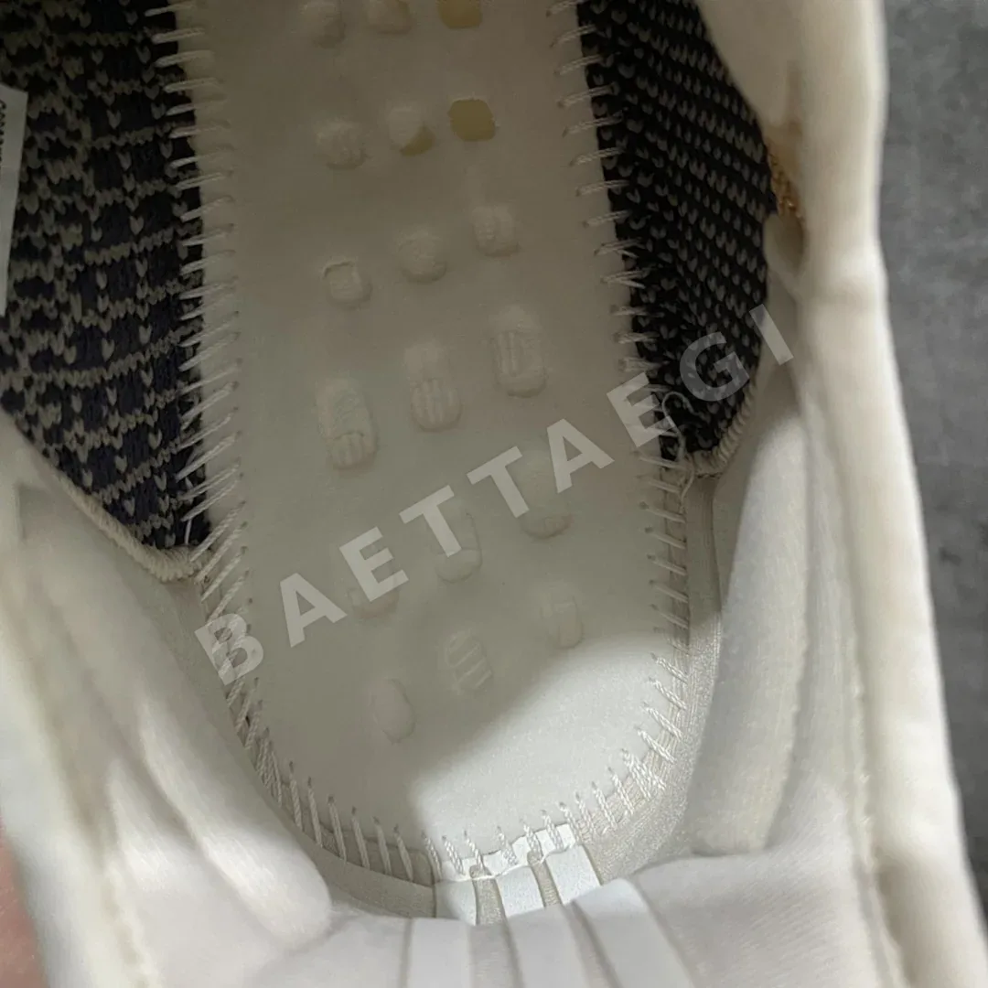 아디다스 이지 350 GY7658 200677 Adidas Yeezy 350 상세 이미지 11