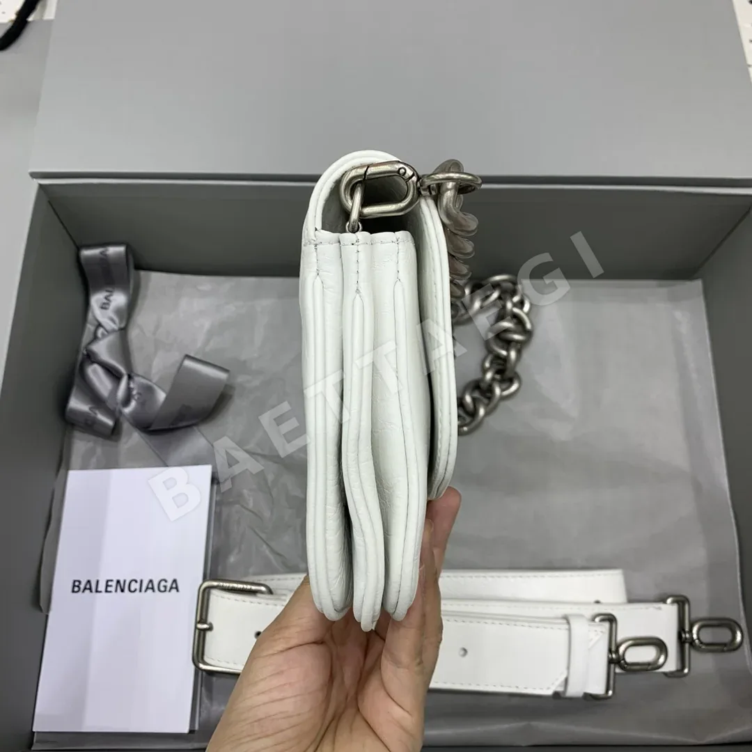 발렌시아가 BB 소프트 미니 숄더백 상세 이미지 3