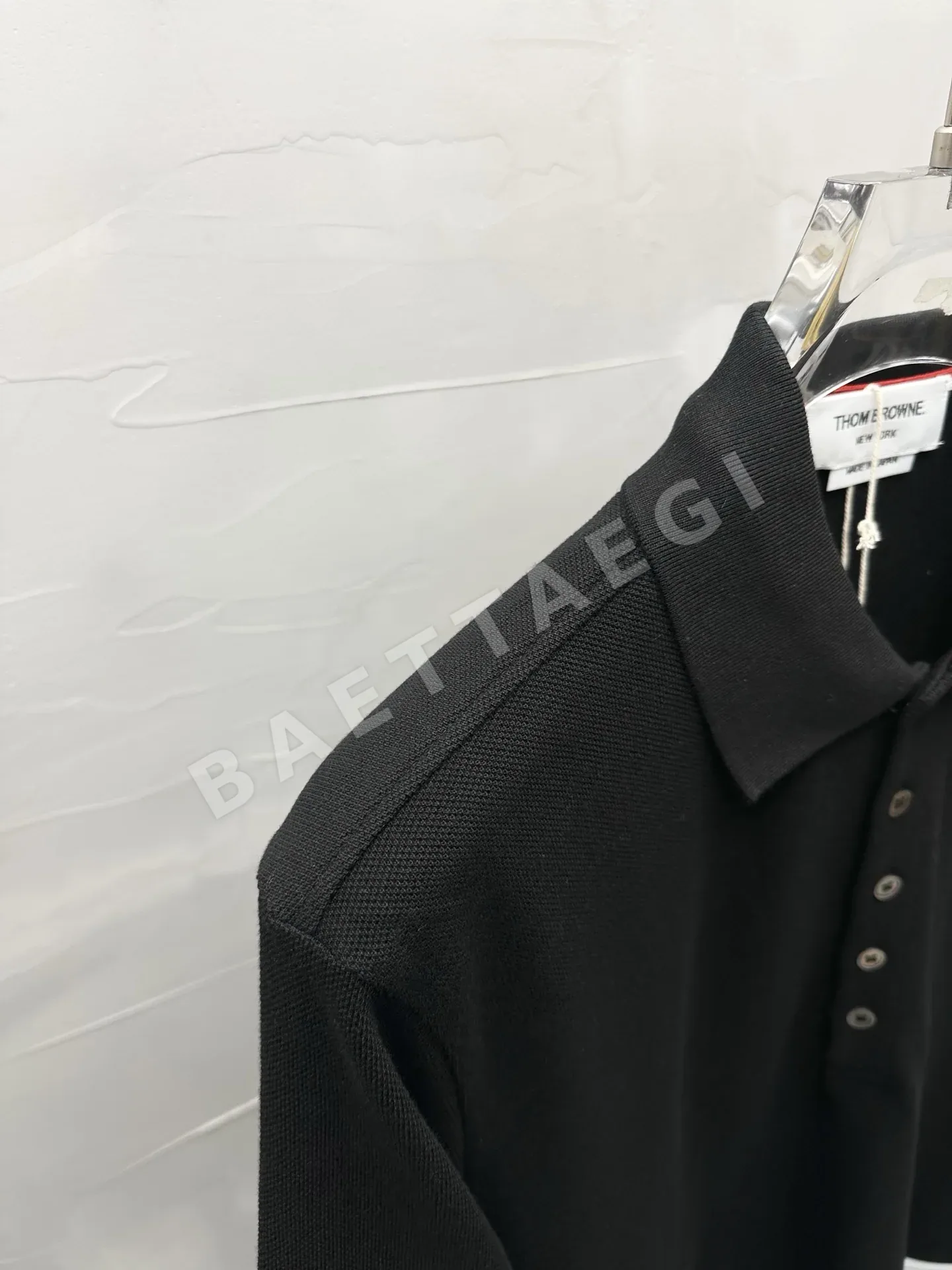 톰브라운 피케 스트라이프 카라 반팔 셔츠 상세 이미지 3