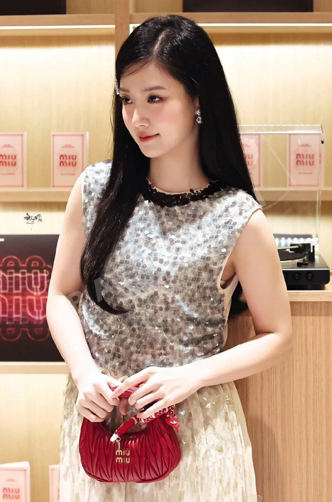 미우미우 스와로브스키 장식 황동 귀걸이 상세 이미지 2