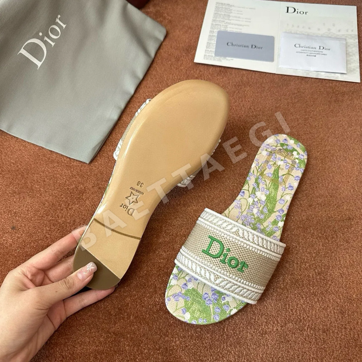 디올 로고 자수 캔버스 플랫 샌들 상세 이미지 7