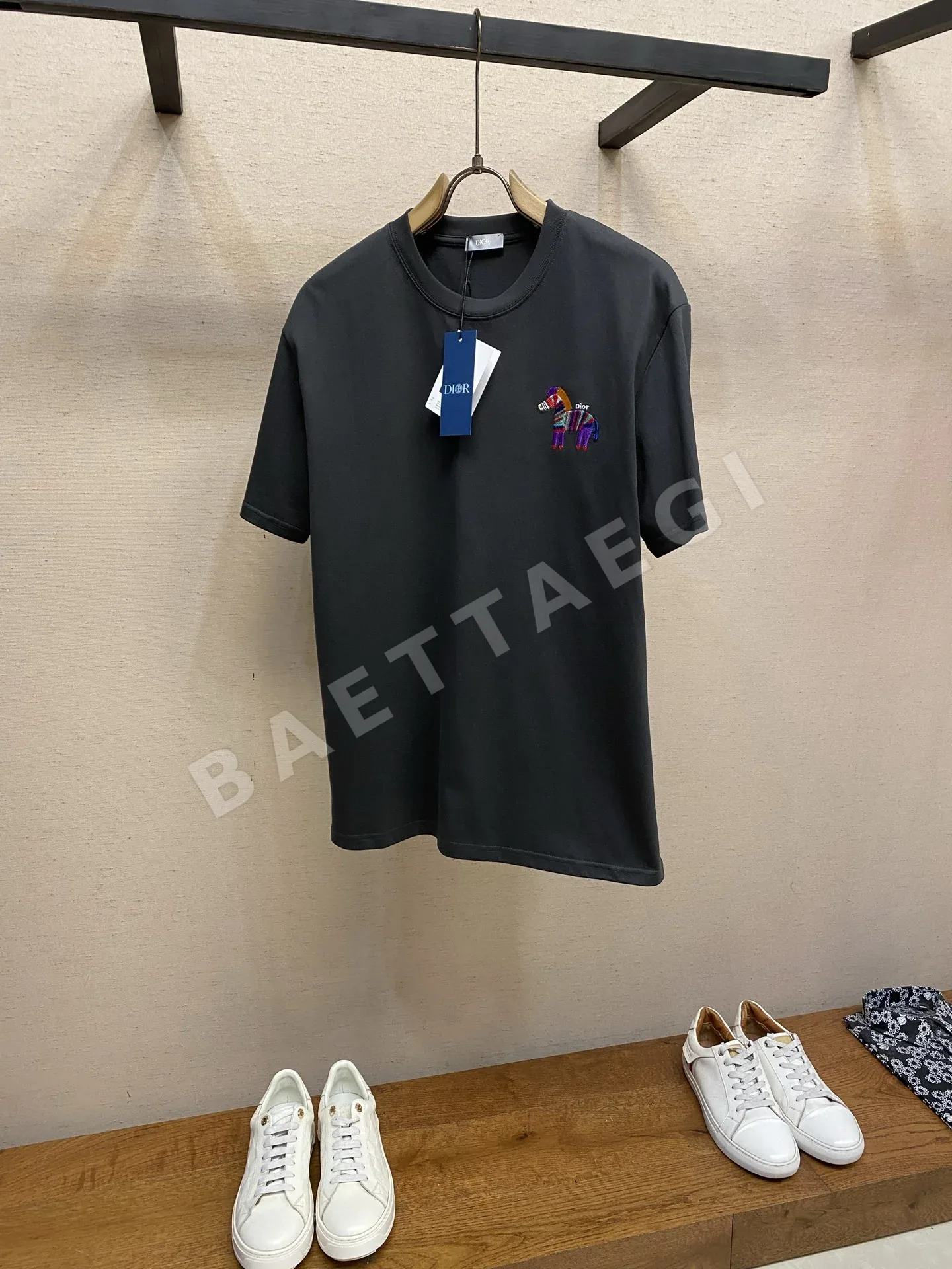 디올 로고 자수 코튼 반팔 티셔츠 1450