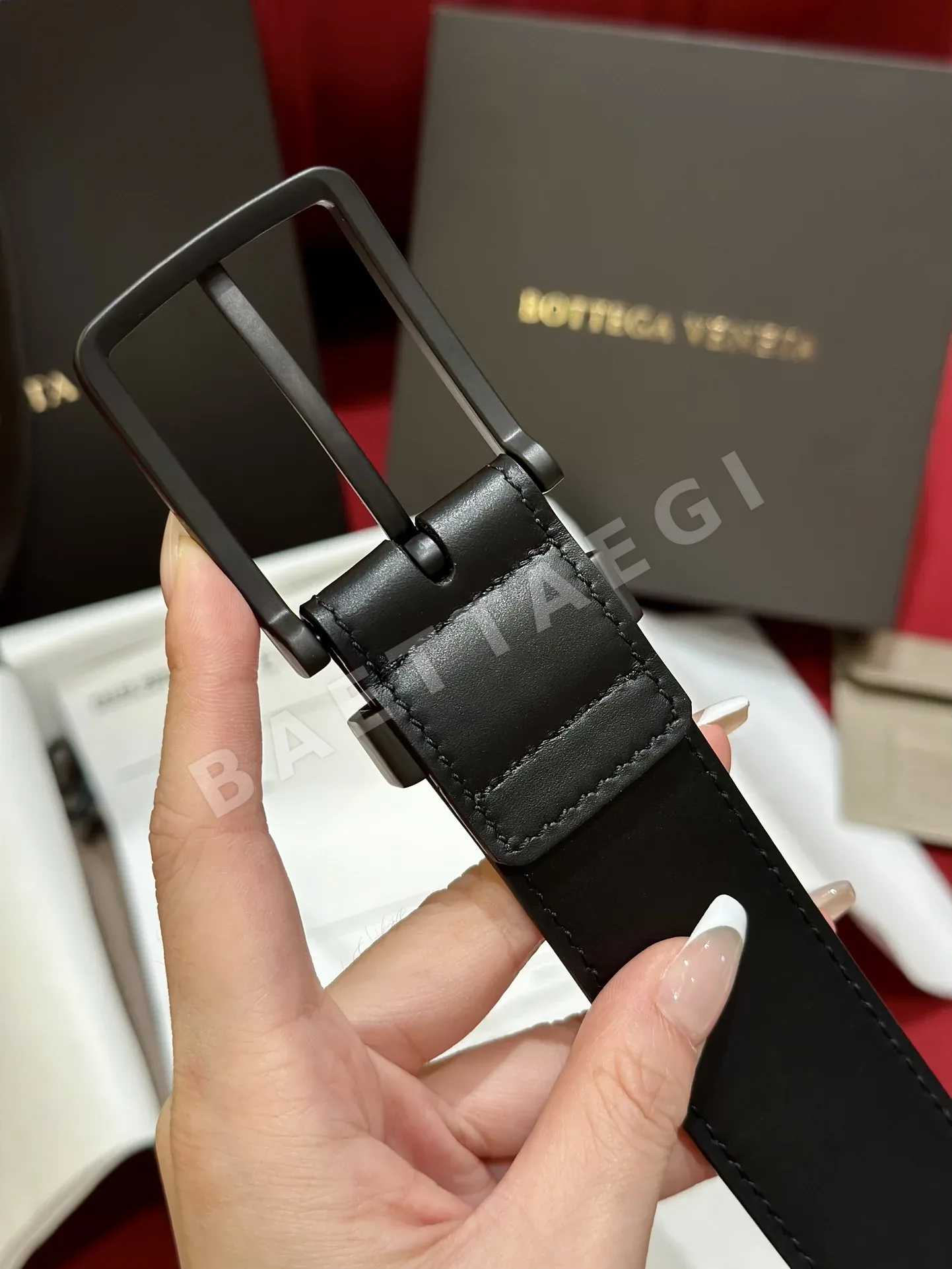 보테가베네타 카프스킨 벨트 상세 이미지 6