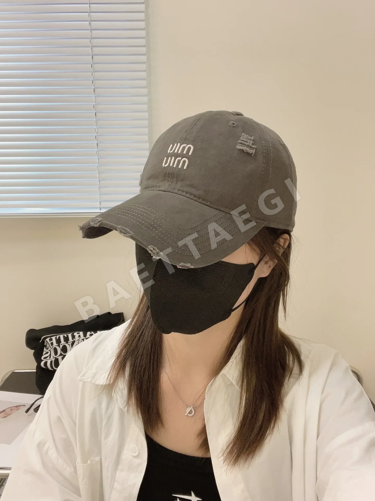 미우미우 무지 자수 베이스볼 캡 상세 이미지 1