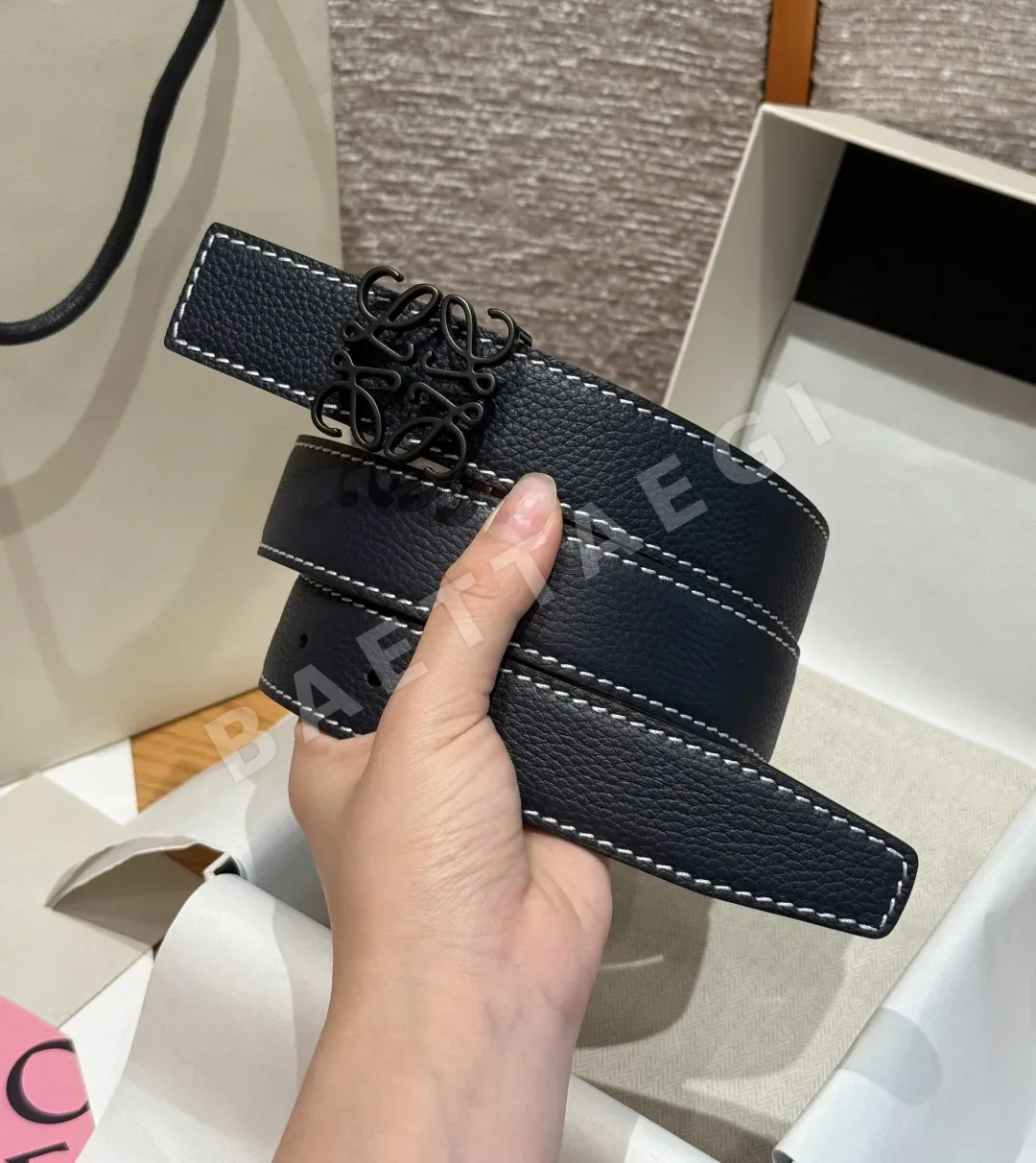 로에베 아나그램 리버시블 소가죽 벨트 상세 이미지 3