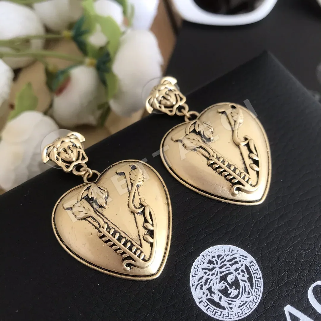 베르사체 귀걸이 63387 Versace Earrings 상세 이미지 2