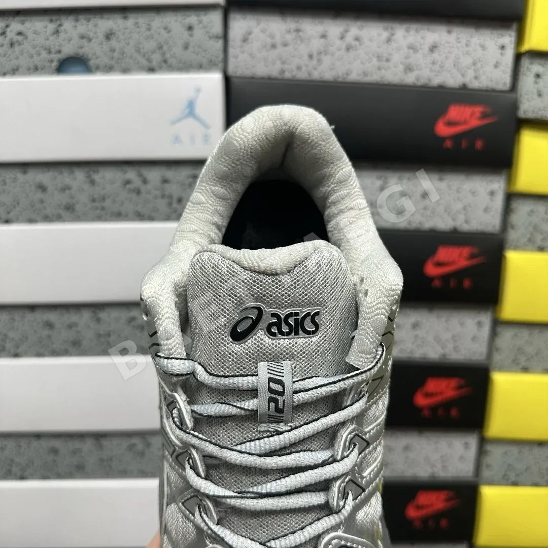 아식스 [KO] 젤 카야노 20 1203A388-020 200442 Asics Gel-Kayano 20 Gravel Pure Silver 상세 이미지 4