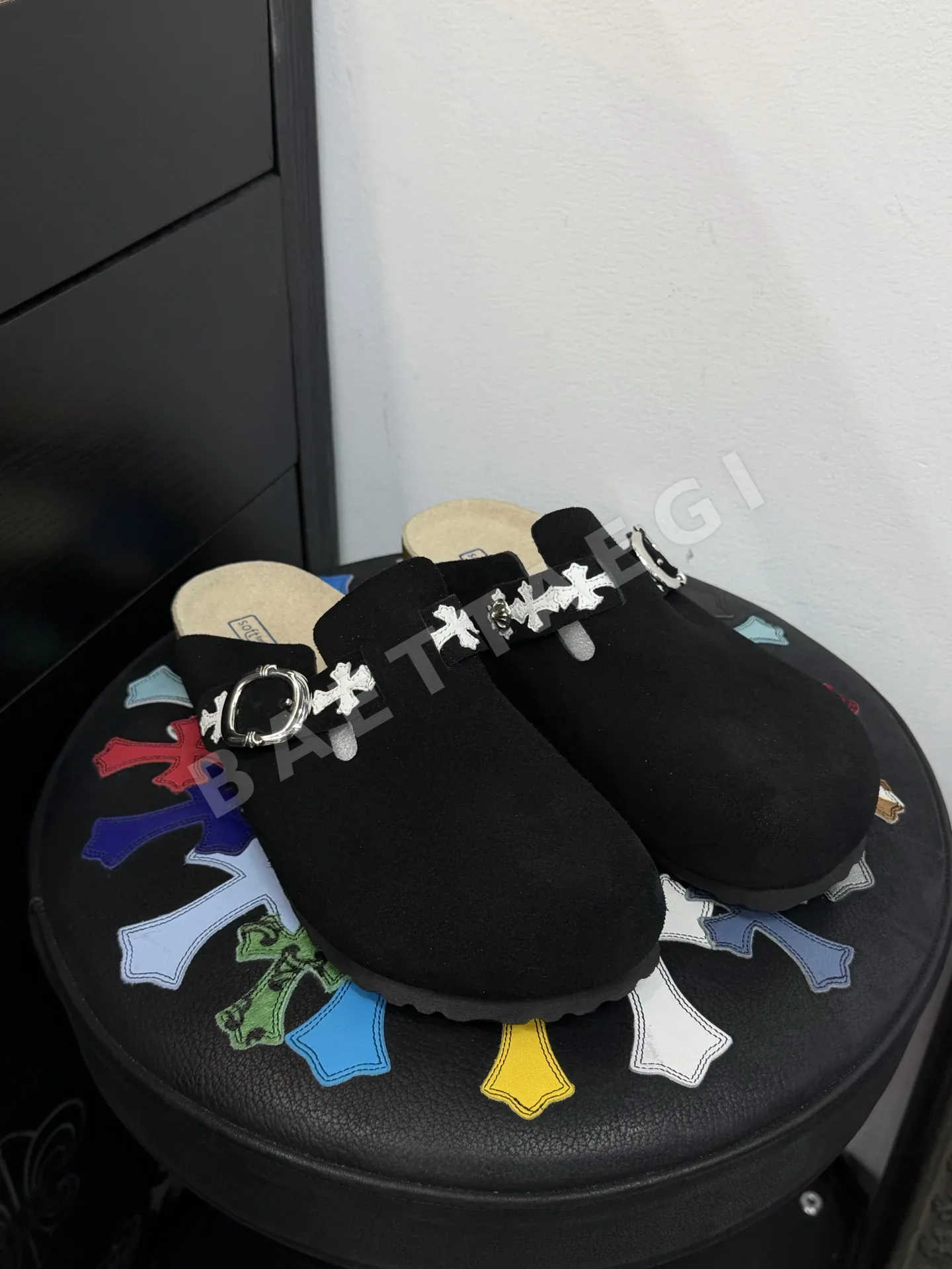 크롬하츠 올블랙 화이트 패치 샌들 상세 이미지 1
