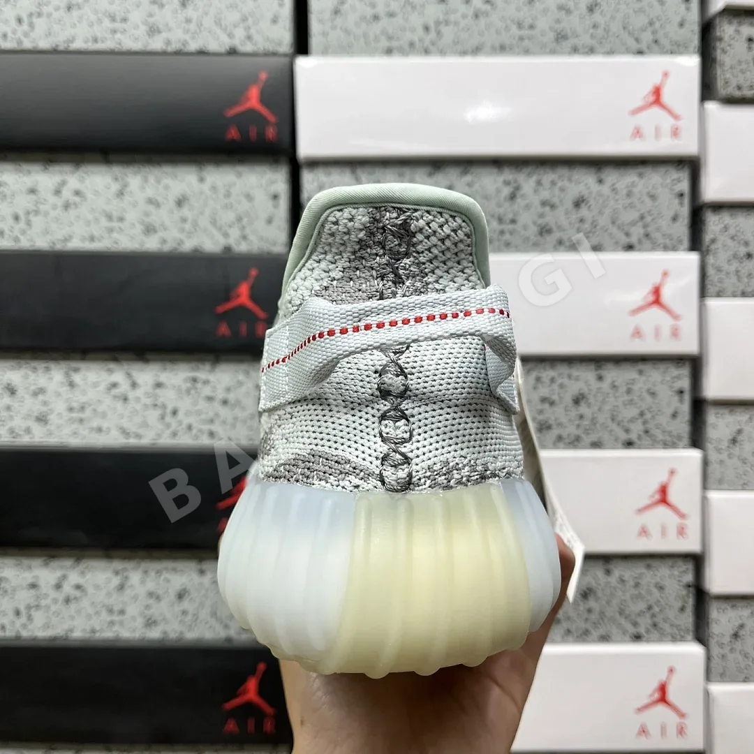 아디다스 [XQ] 이지 부스트 350 V2 B37571 200804 Adidas Yeezy Boost 350 V2 Blue Tint 상세 이미지 7