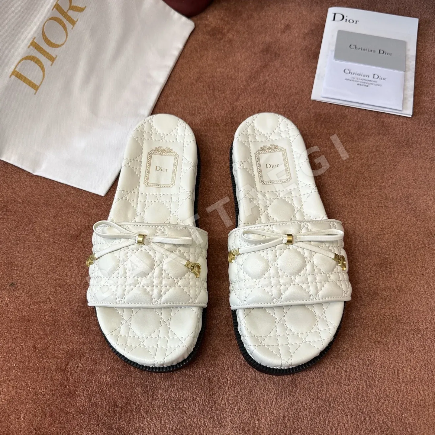 디올 벨크로 샌들 108368
