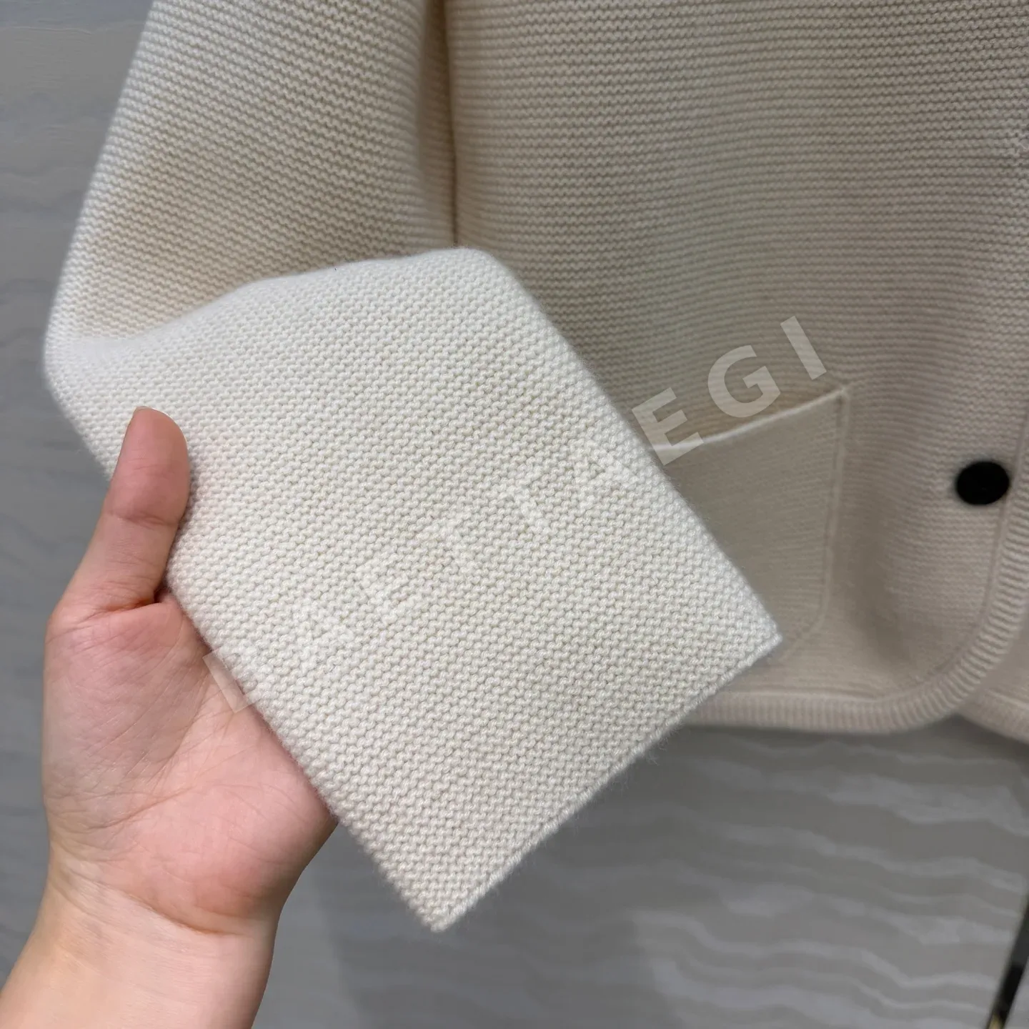 로로피아나 더블 니트 스티치 차이니스 카라 여성 가디건 상세 이미지 6