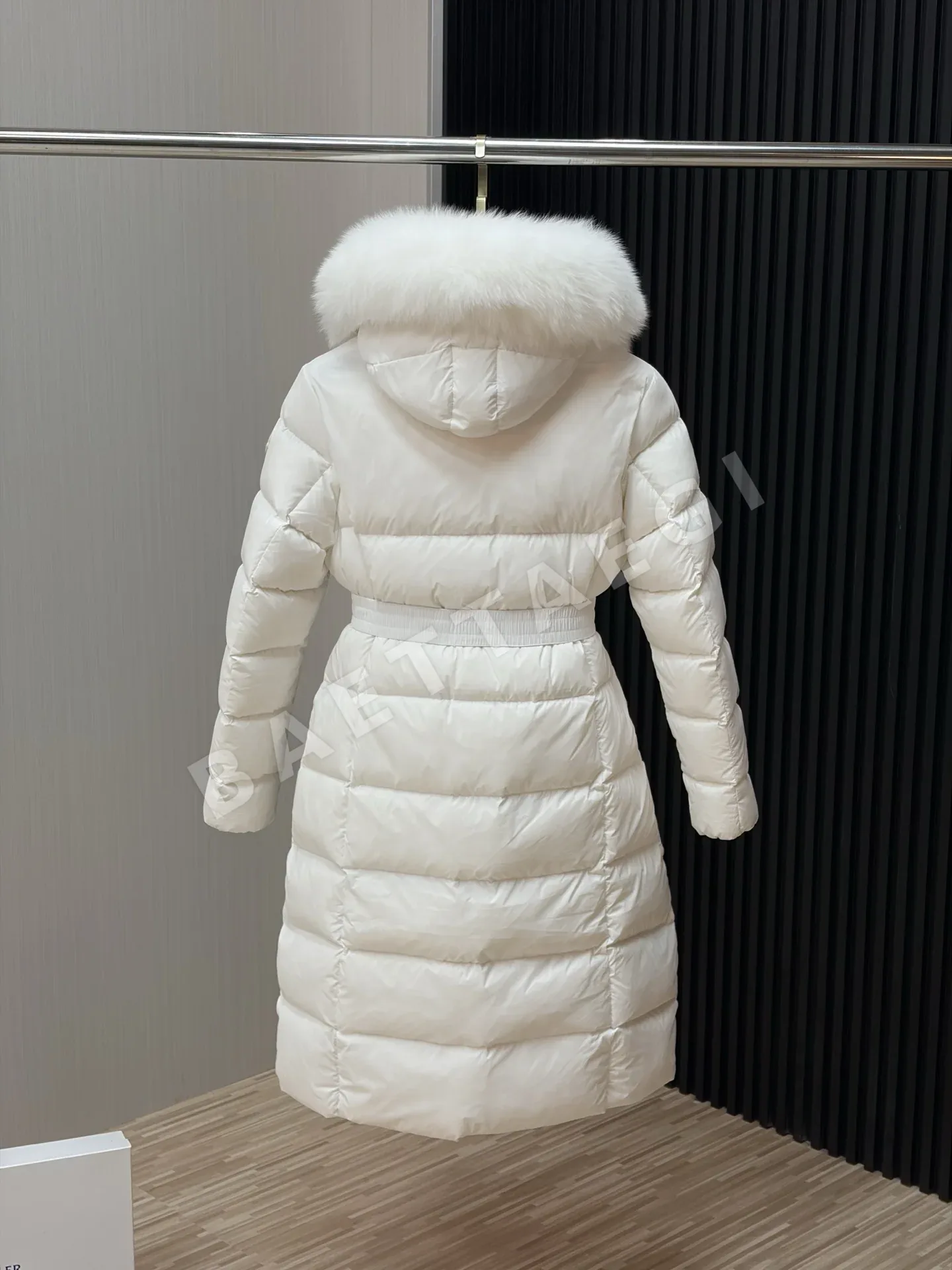 몽클레르 보에딕 여성 구스 다운 패딩 점퍼 상세 이미지 5