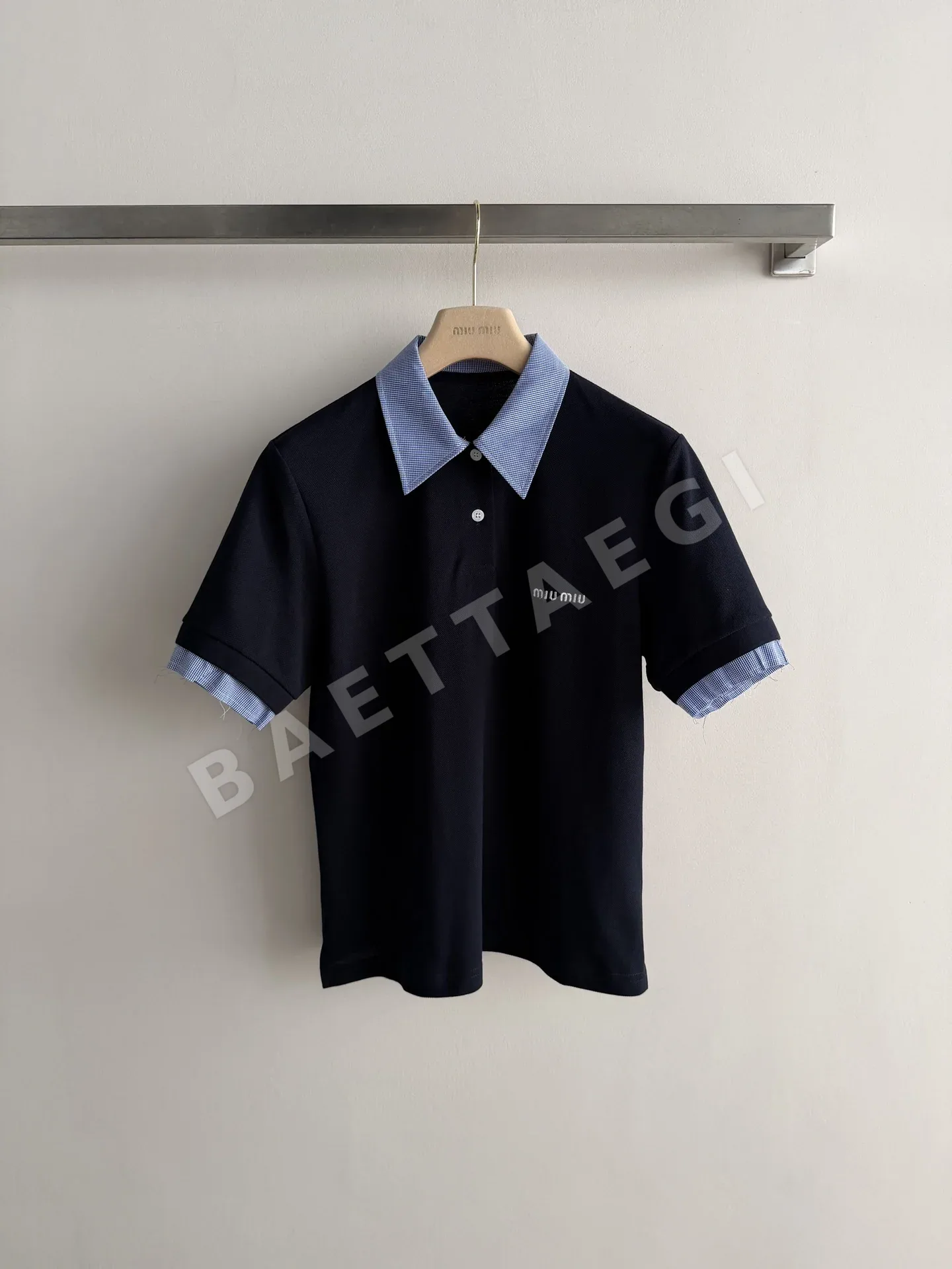 미우미우 여성 반팔 97364