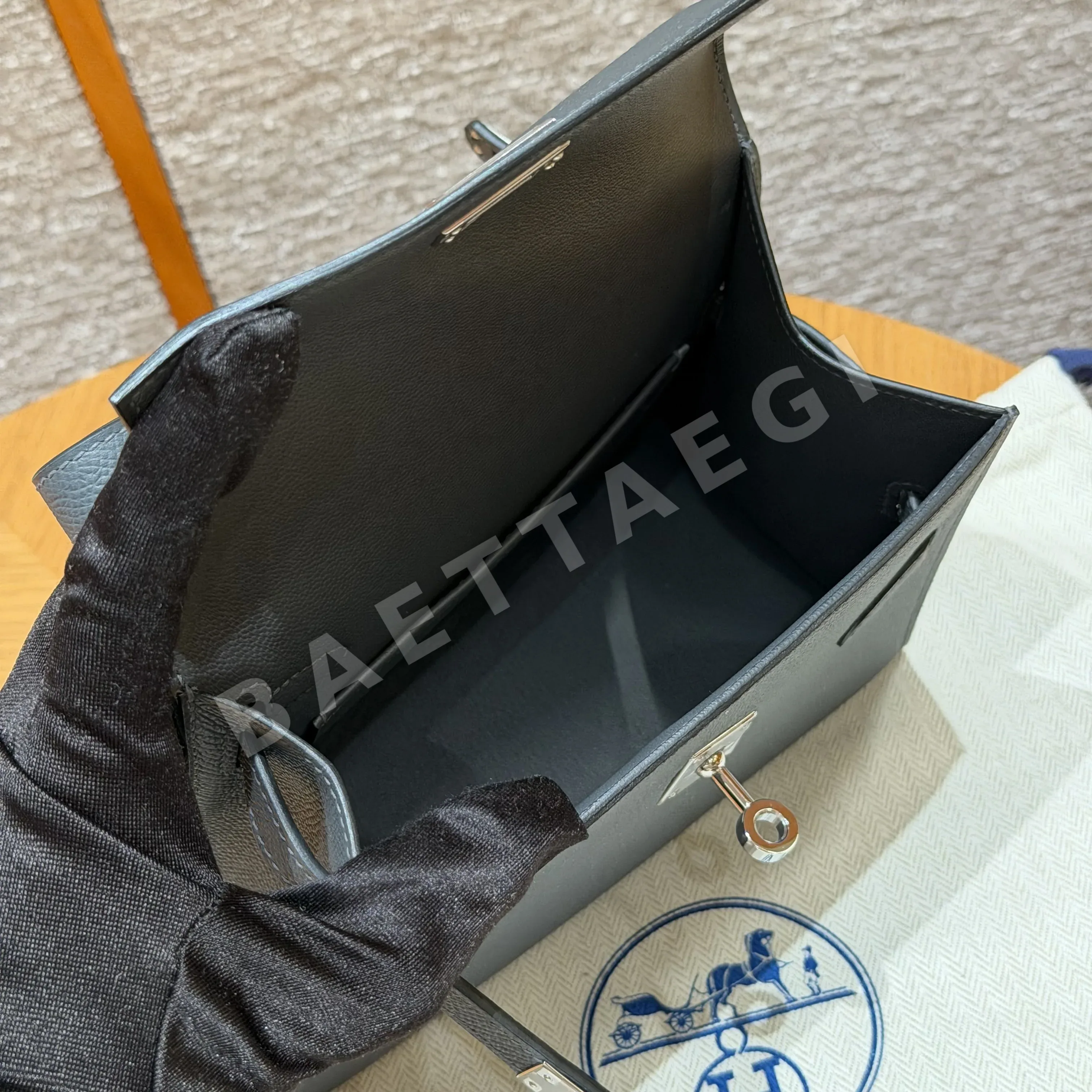 에르메스 켈리백 20 더스티 그레이 실버 하드웨어 상세 이미지 11