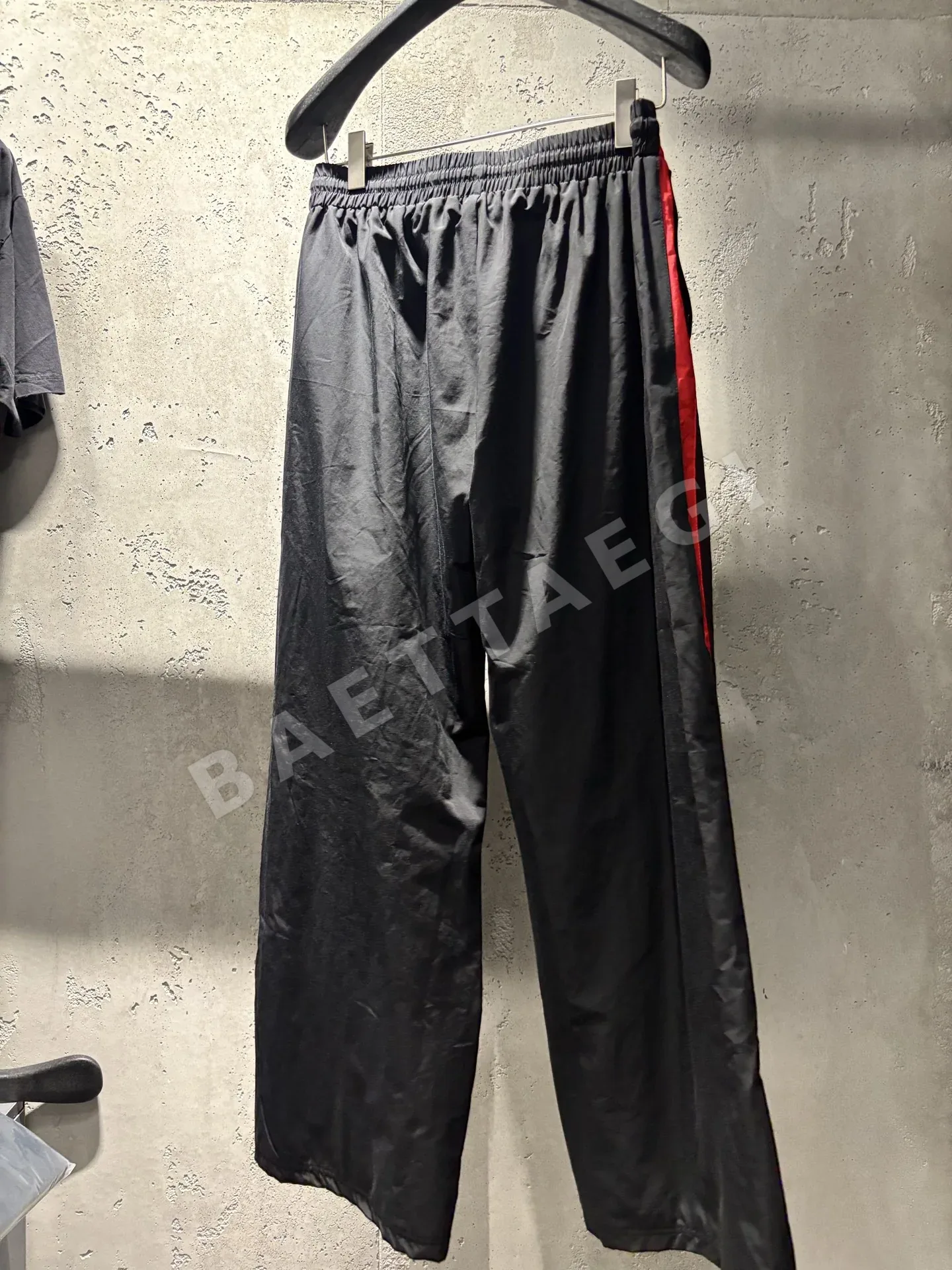 발렌시아가 남성 바지 상세 이미지 2