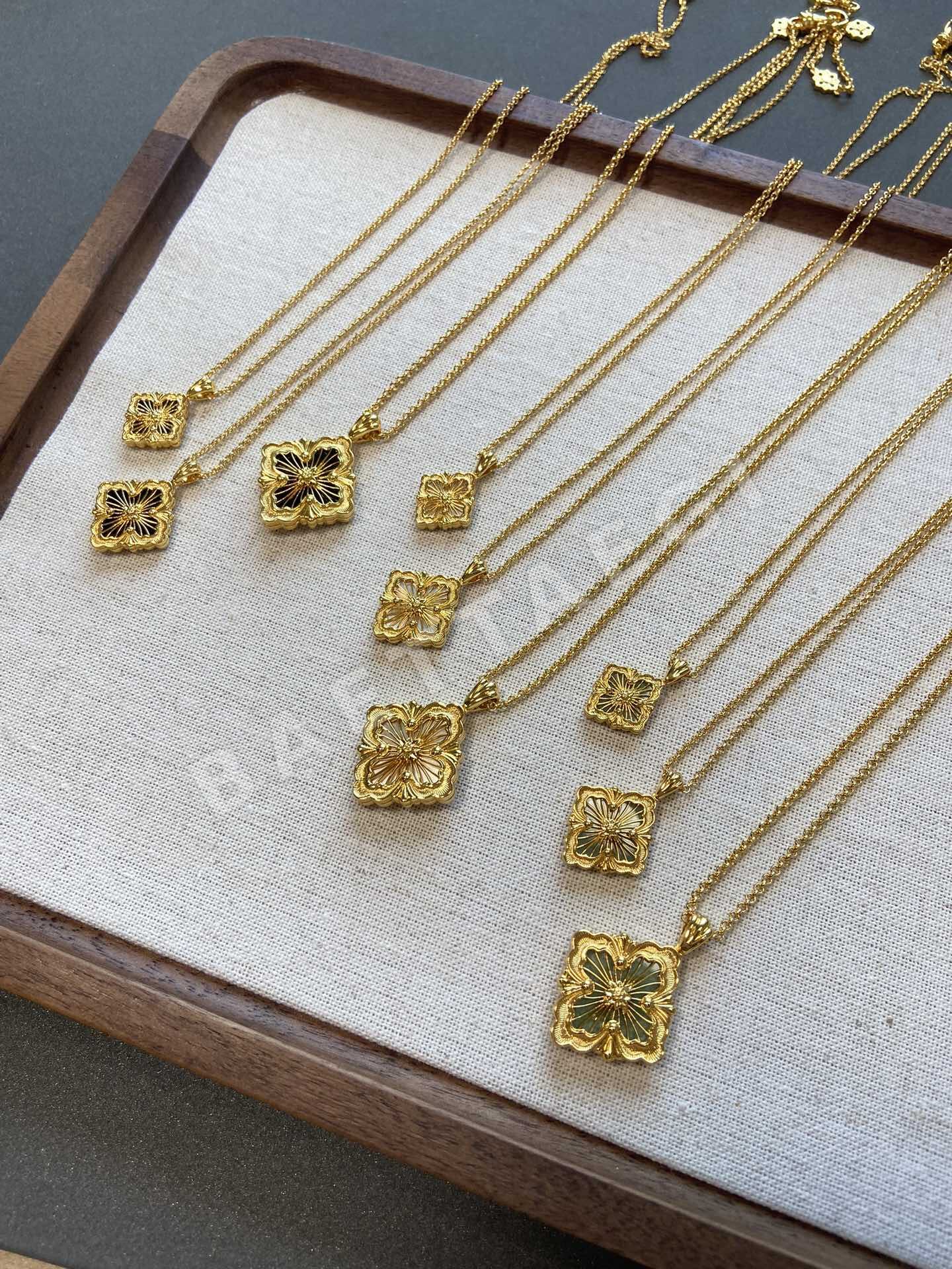 부첼라티 목걸이 64176