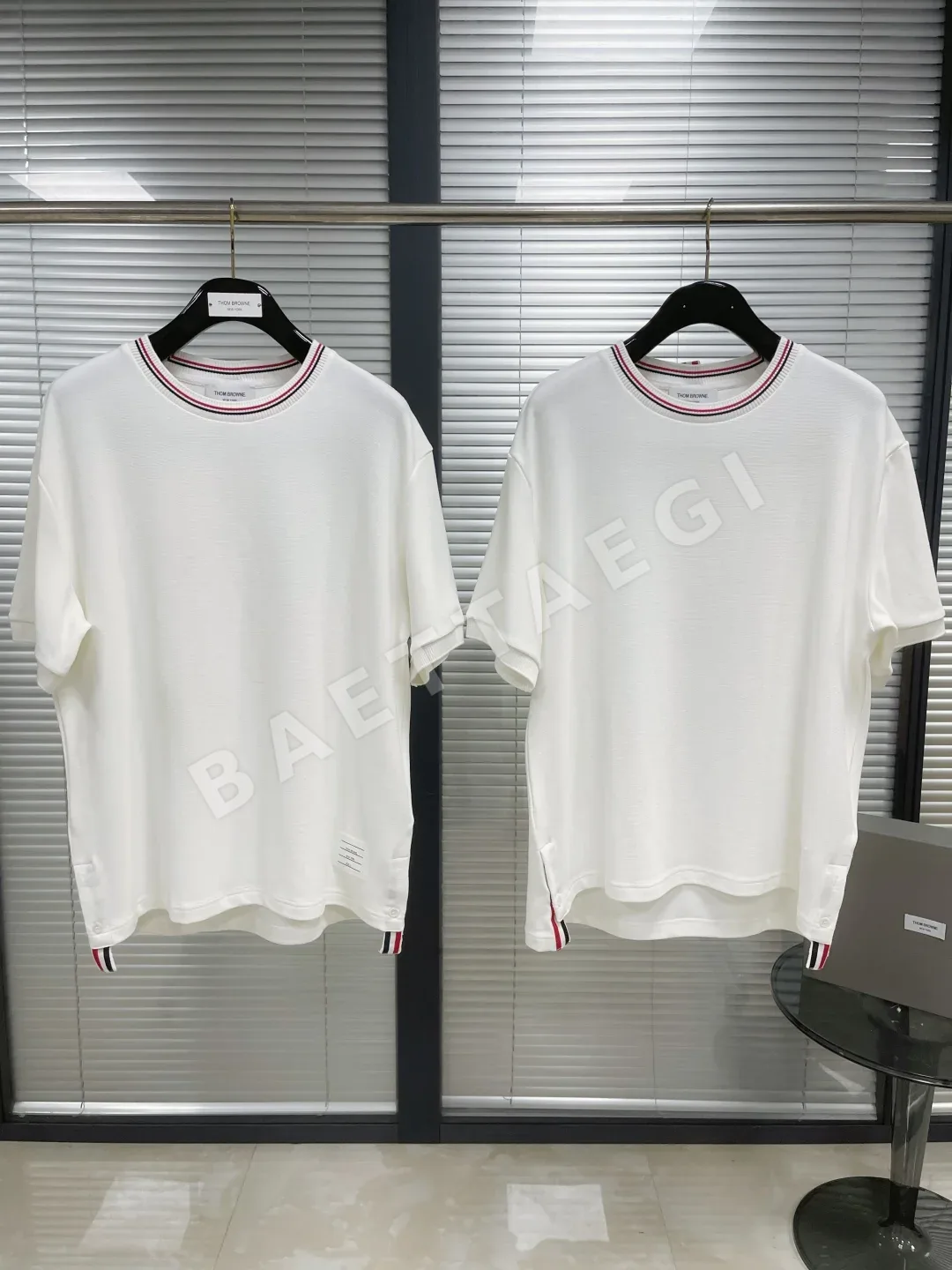 톰브라운 극세사 수면 파문 반팔 티셔츠 상세 이미지 2