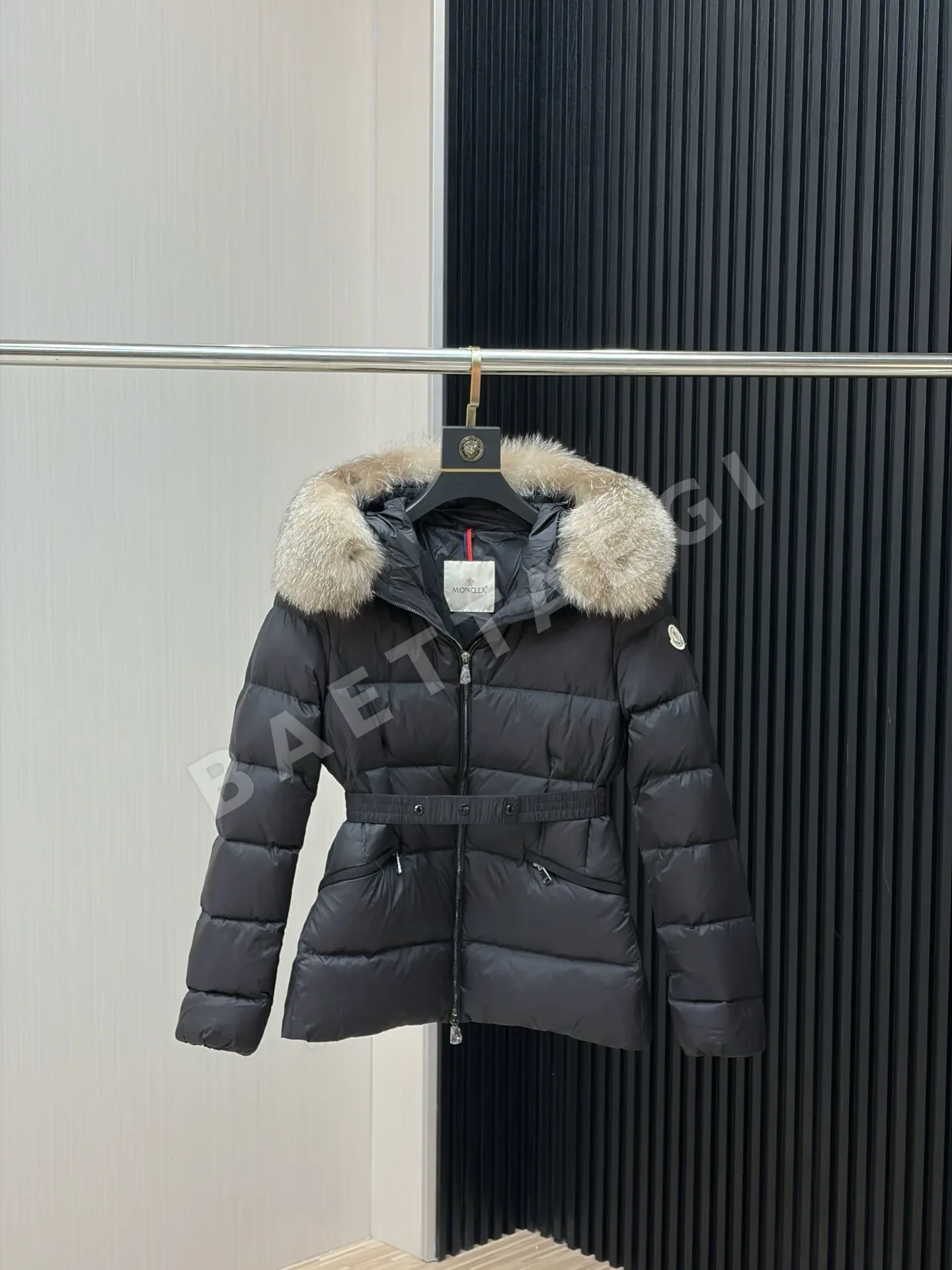 몽클레르 보에드 여성 구스다운 패딩 점퍼 상세 이미지 6