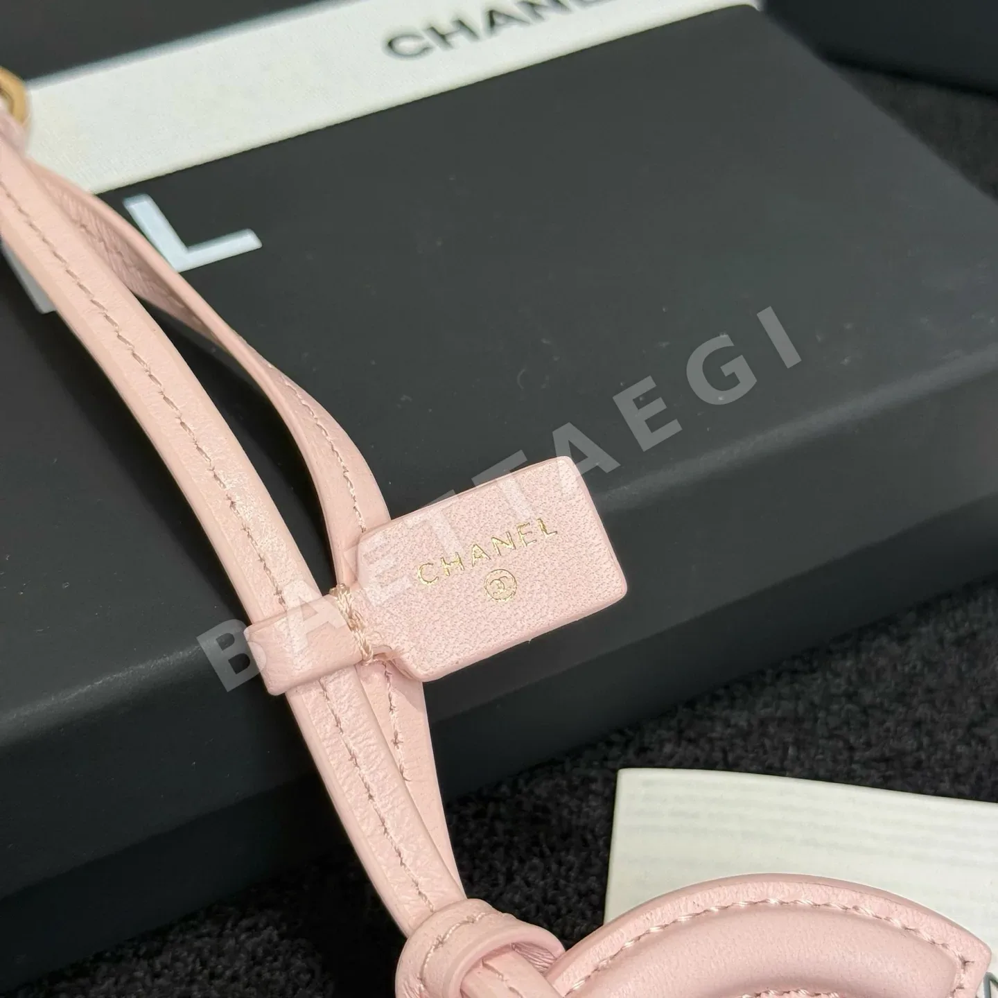 샤넬 램스킨 더블 C 로고 키링 상세 이미지 7