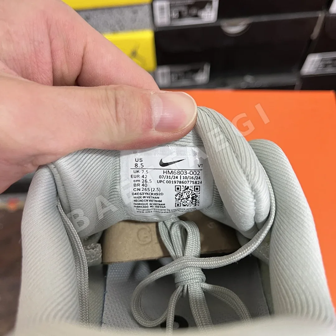 나이키 줌 보메로 18 HM6803-002 201093 Nike Zoom Vomero 18 상세 이미지 4