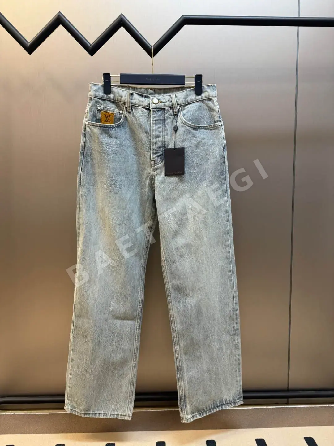 루이비통 Lu 자수 스트레이트 데님 바지 136501