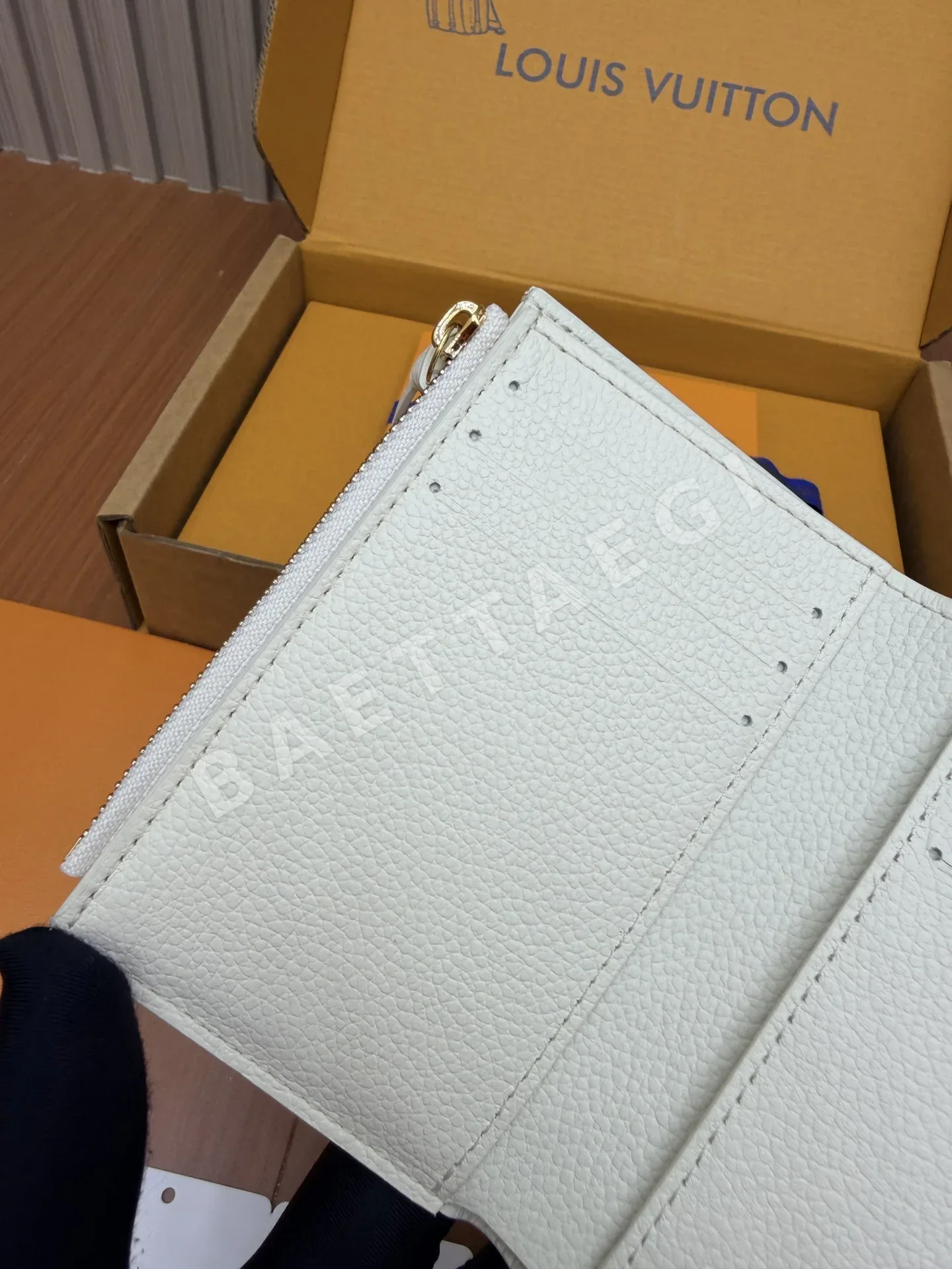 루이비통 올 스틸 지갑 상세 이미지 9