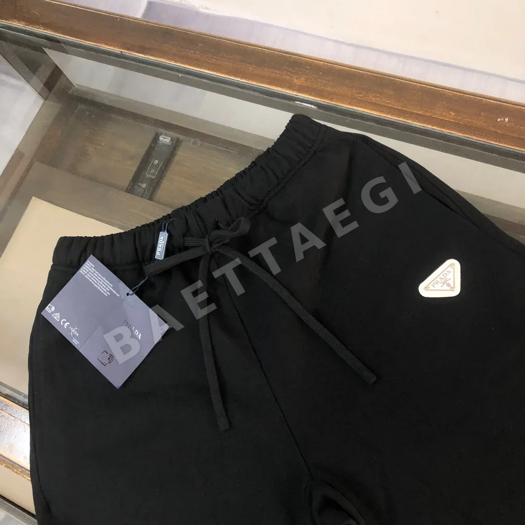 프라다 삼각 로고 남성 코튼 반바지 430 G 상세 이미지 3