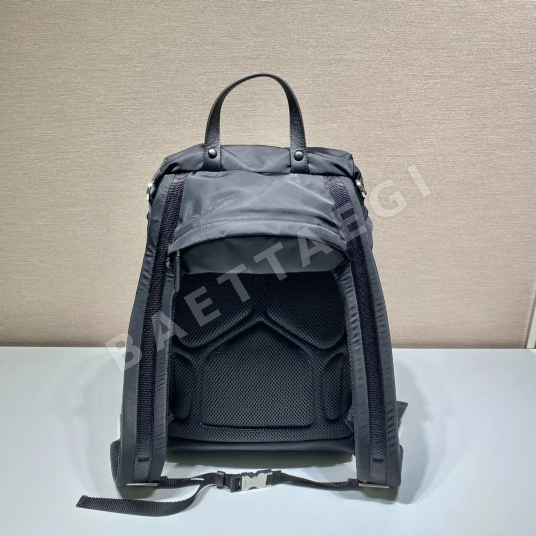 프라다 후드 백팩 2VZ135 상세 이미지 3