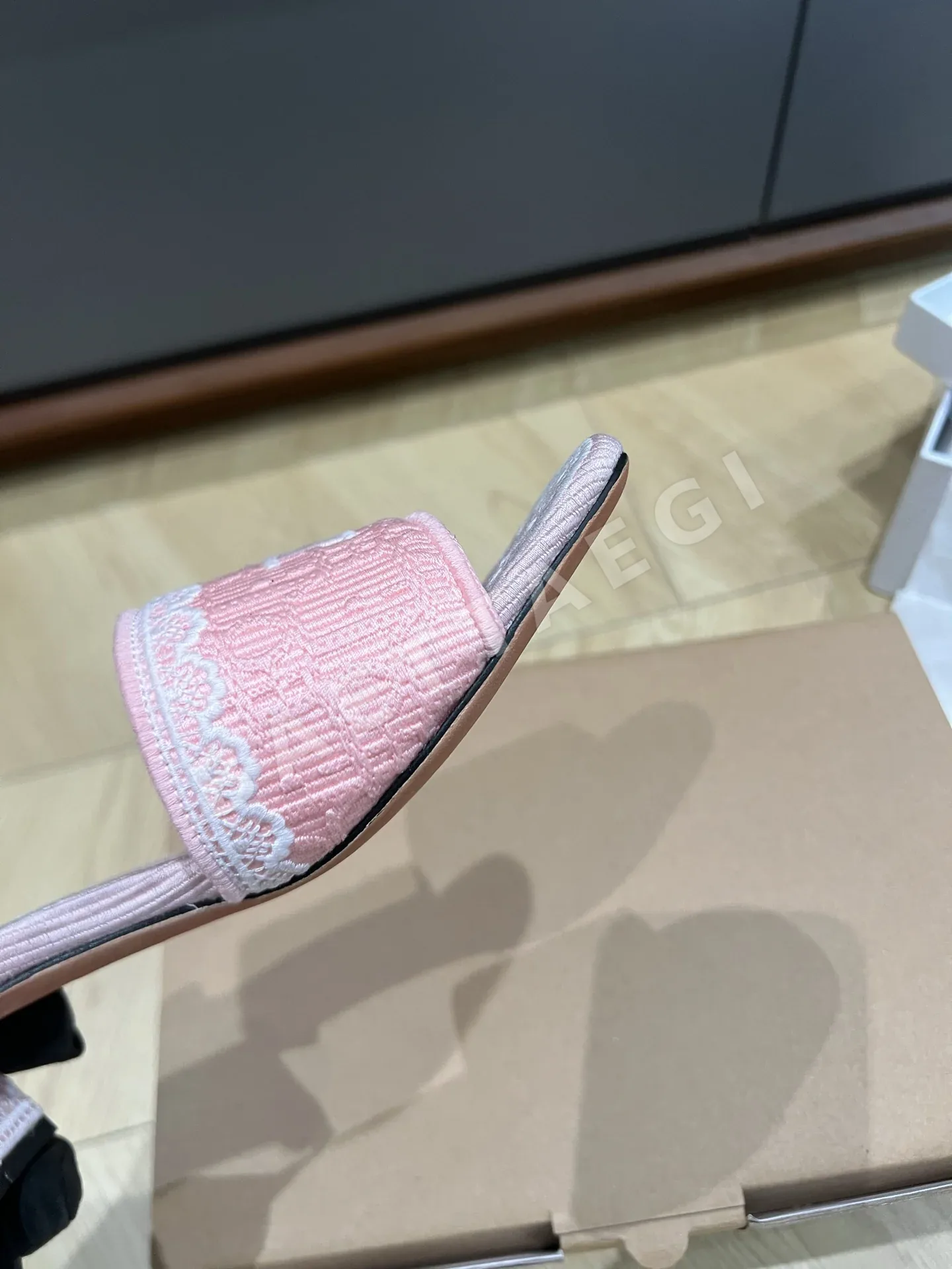 디올 자수 저지 샌들 상세 이미지 7