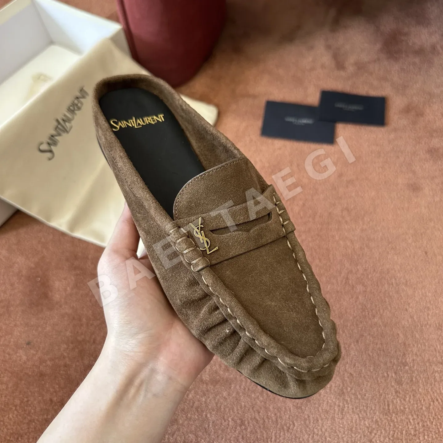 생로랑 YSL 장어 가죽 스웨이드 뮬 상세 이미지 3
