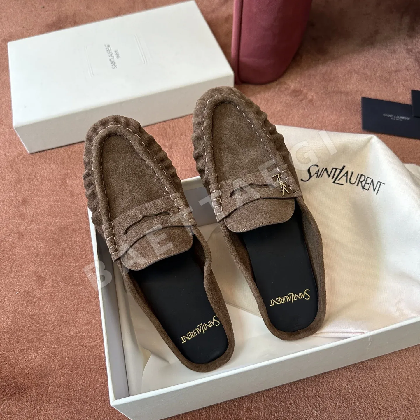생로랑 YSL 장어 가죽 스웨이드 뮬 상세 이미지 8
