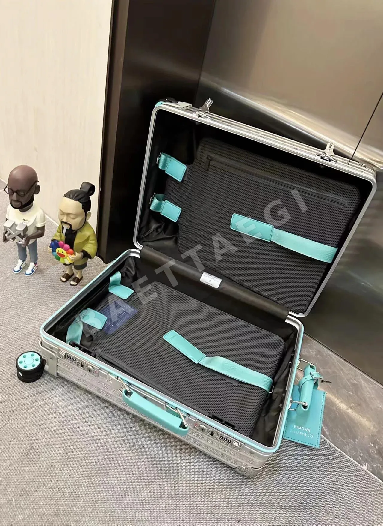 여행가방 리모와 다이아몬드 패턴 알루미늄 여행가방 상세 이미지 8